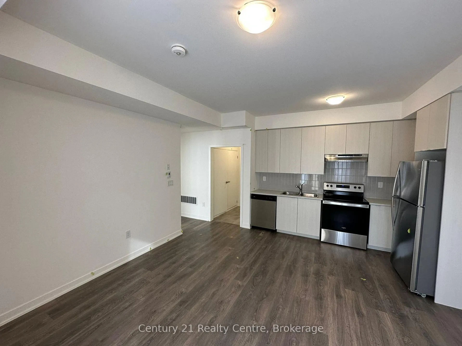 Photo 4 of Unit 605, 1525 Kingston Road, Pickering, Town Centre — HOMEH