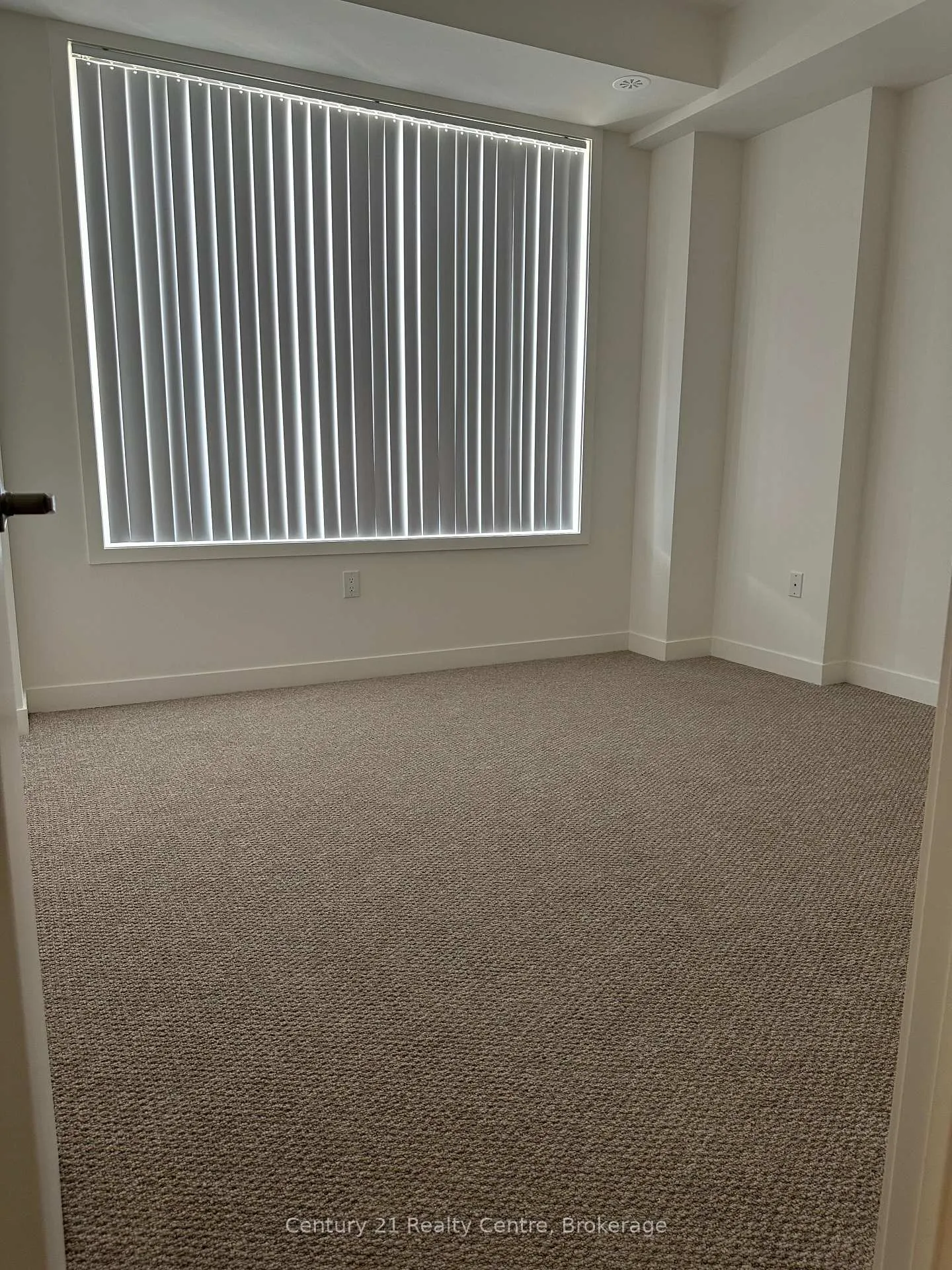 Photo 6 of Unit 605, 1525 Kingston Road, Pickering, Town Centre — HOMEH