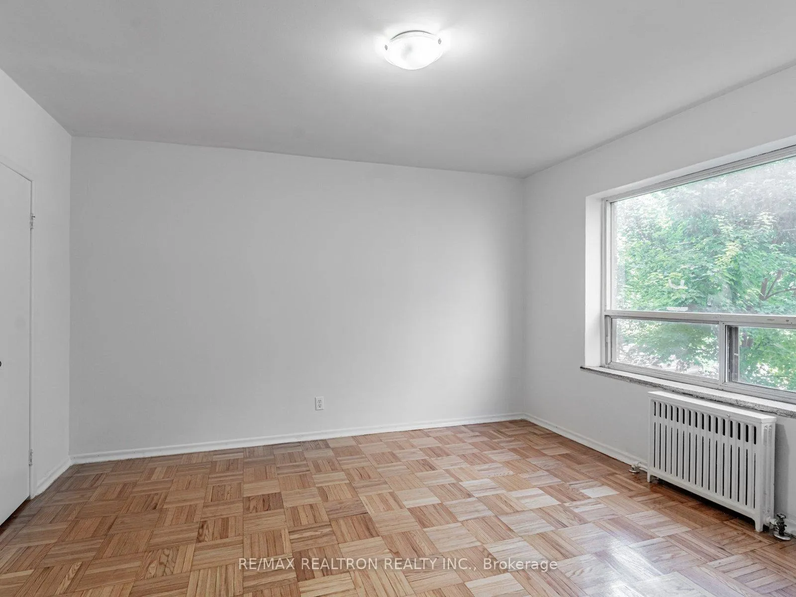 Photo 3 of Unit 115, 156 Kingston Road, Toronto, Woodbine Corridor — HOMEH