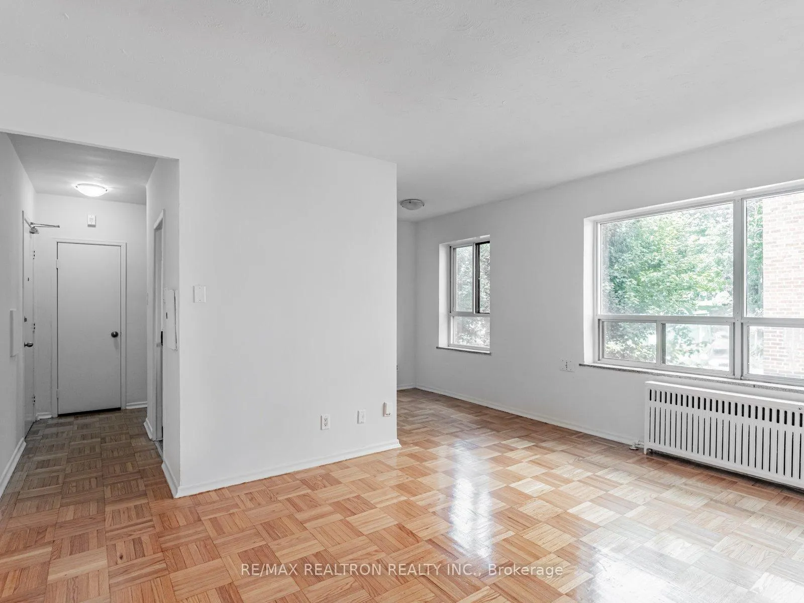 Photo 5 of Unit 115, 156 Kingston Road, Toronto, Woodbine Corridor — HOMEH