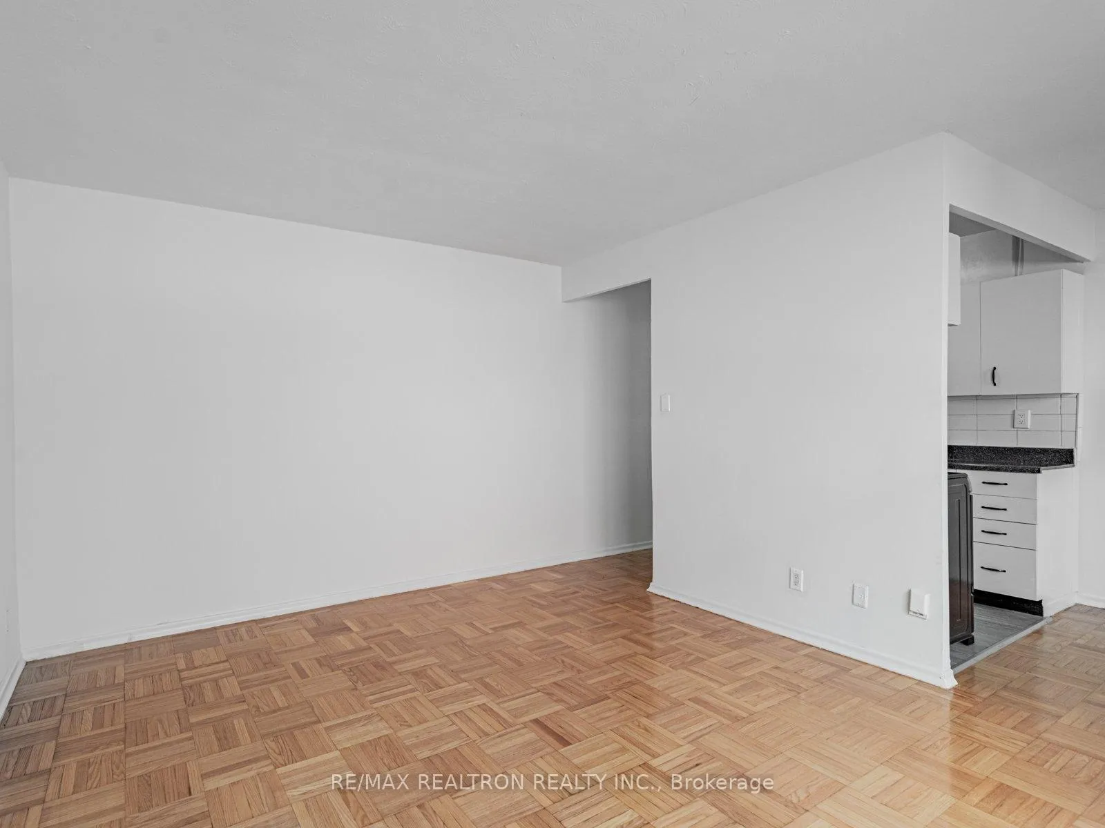 Photo 6 of Unit 115, 156 Kingston Road, Toronto, Woodbine Corridor — HOMEH
