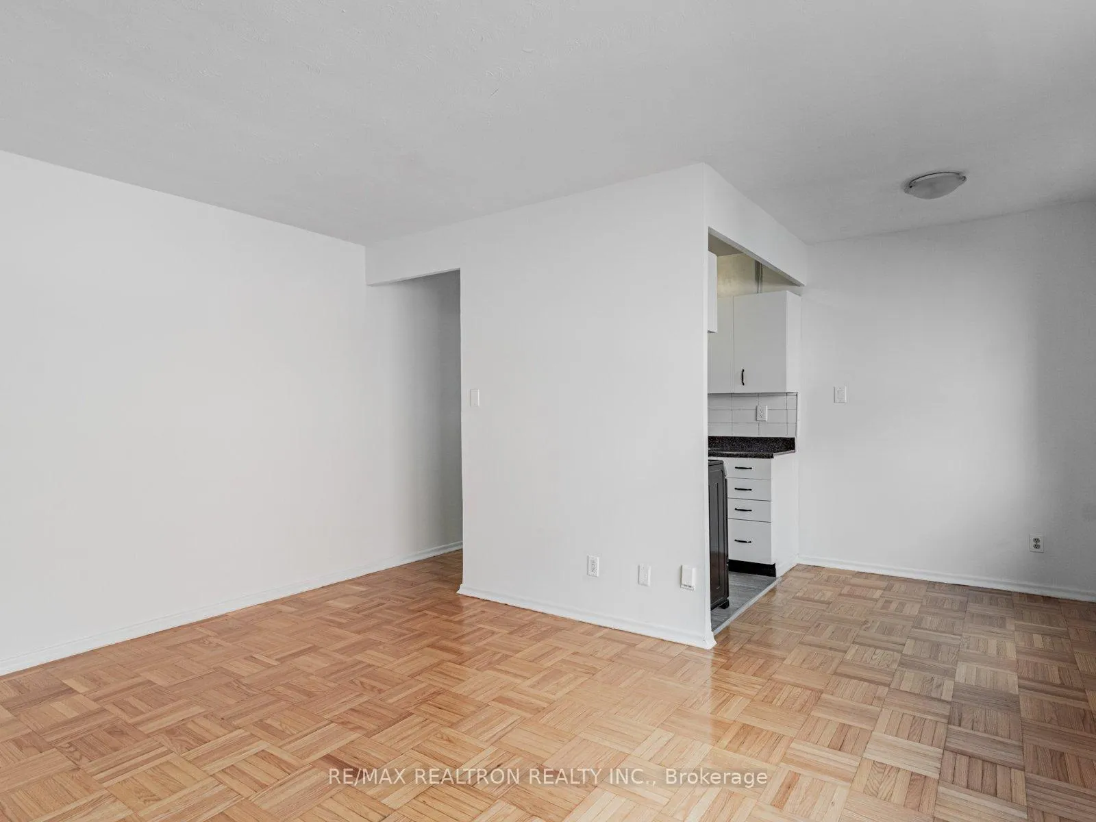 Photo 7 of Unit 115, 156 Kingston Road, Toronto, Woodbine Corridor — HOMEH