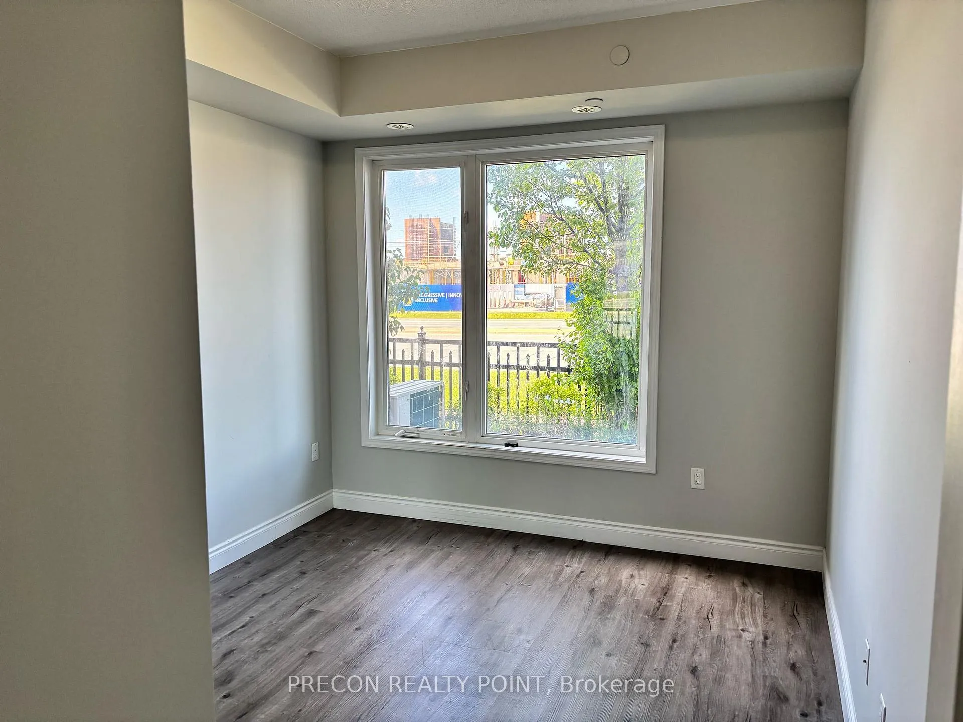 Photo 5 of Unit 107, 54 Sky Harbour Drive, Brampton, Bram West — HOMEH