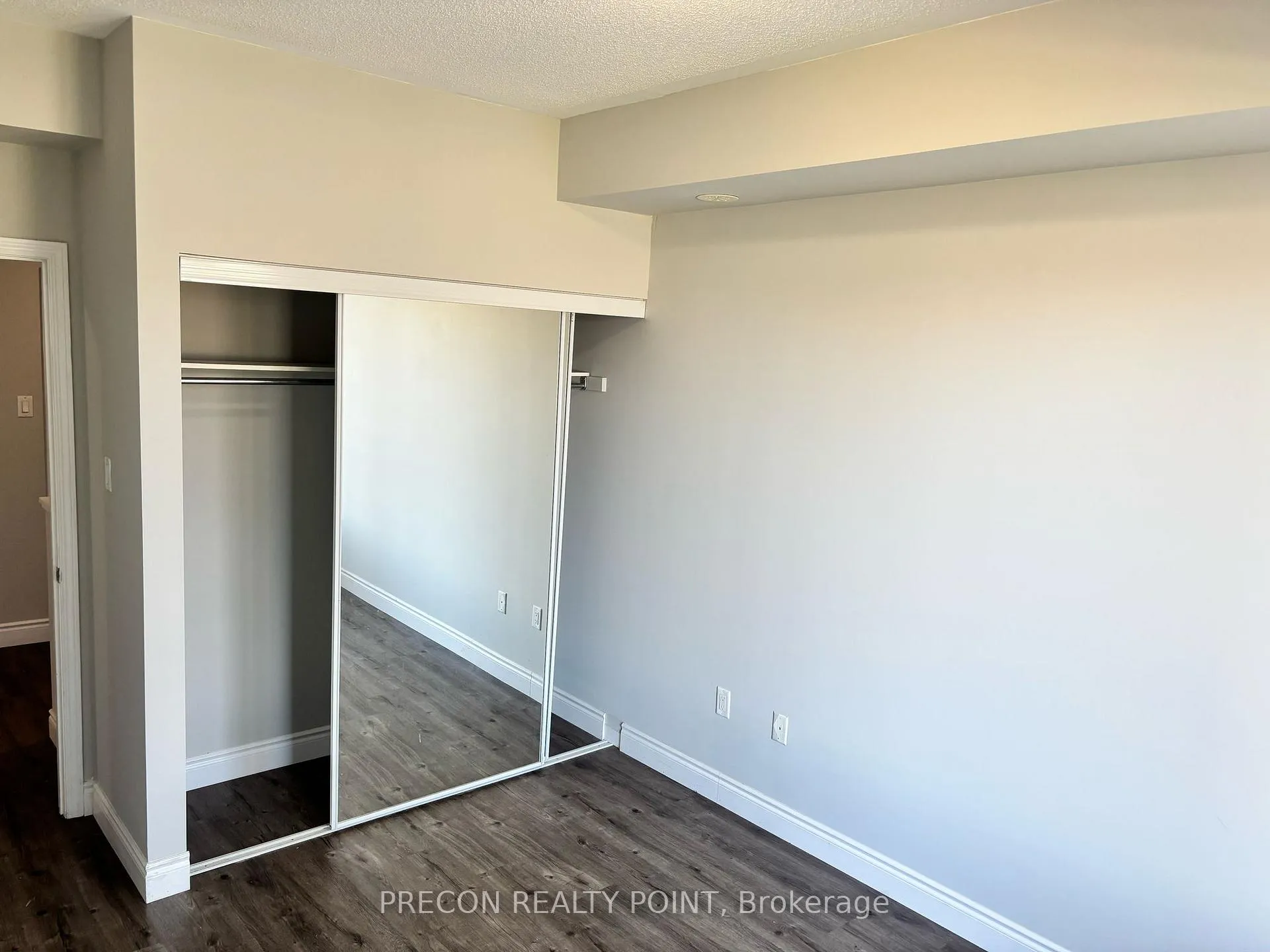 Photo 11 of Unit 107, 54 Sky Harbour Drive, Brampton, Bram West — HOMEH