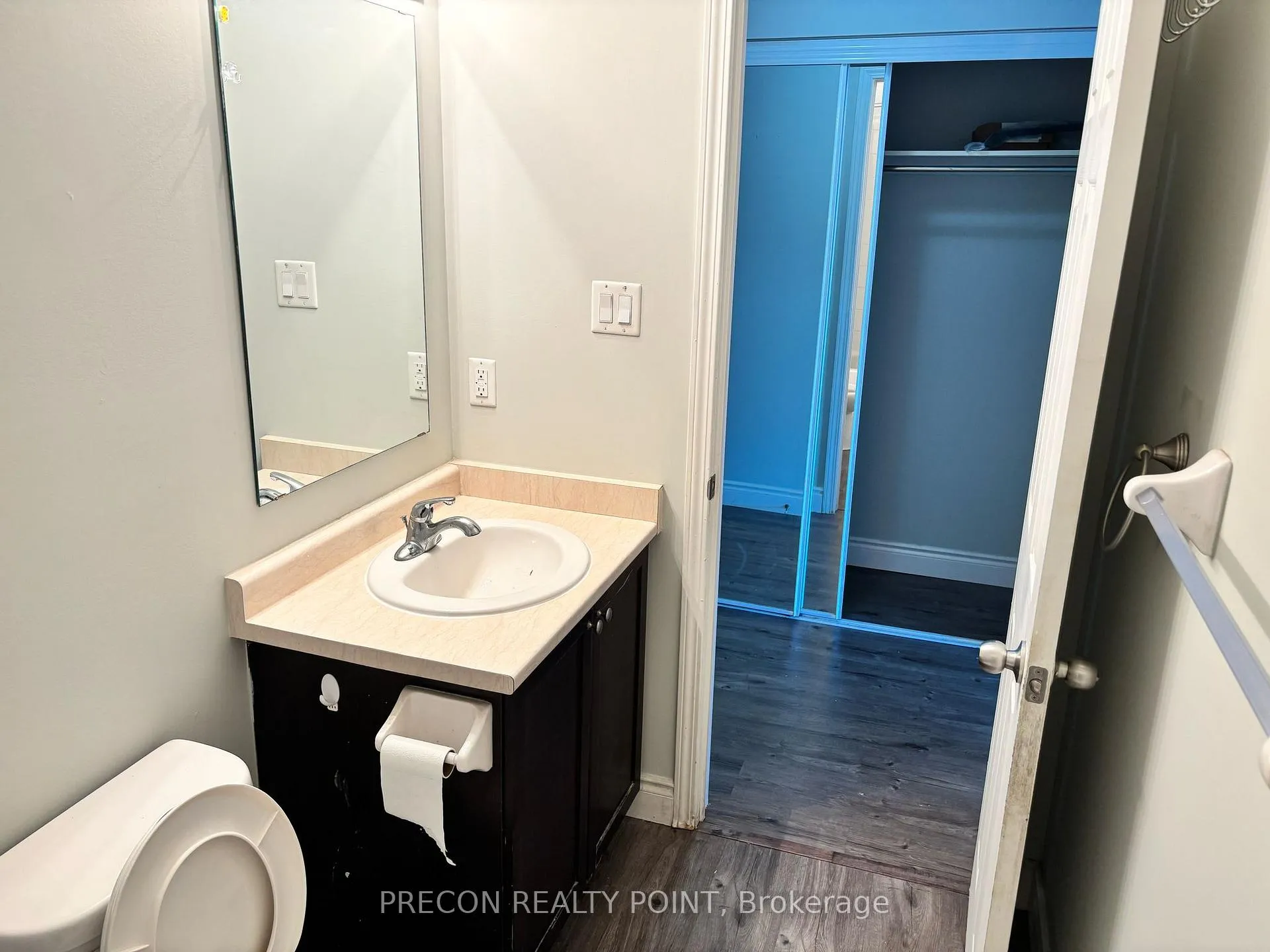Photo 12 of Unit 107, 54 Sky Harbour Drive, Brampton, Bram West — HOMEH