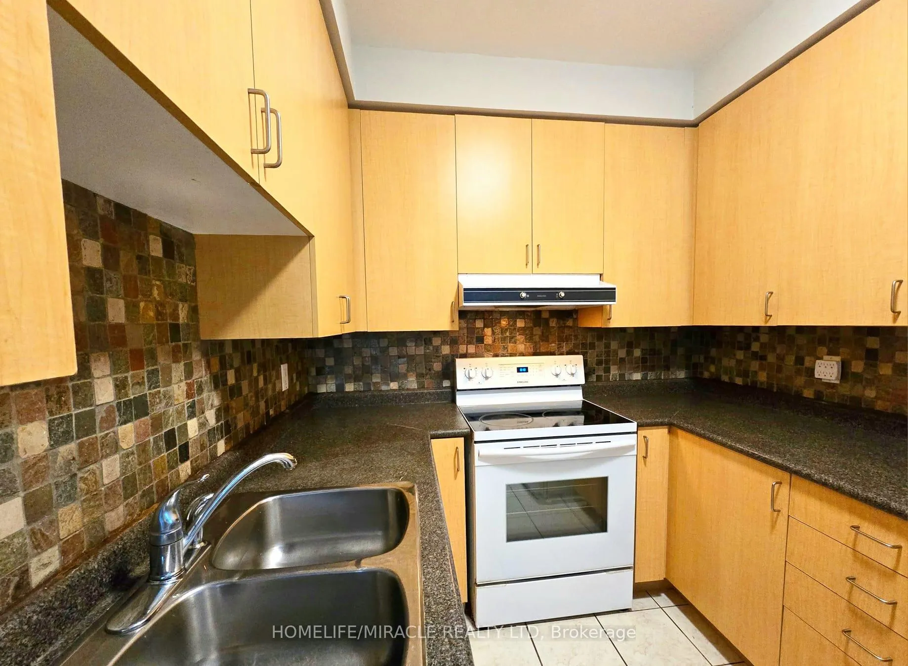 Photo 16 of Unit PH 901, 3650 Kingston Road, Scarborough, Scarborough Village — HOMEH