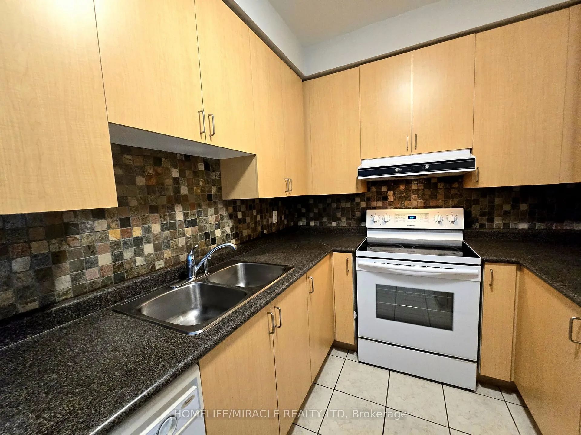 Photo 17 of Unit PH 901, 3650 Kingston Road, Scarborough, Scarborough Village — HOMEH