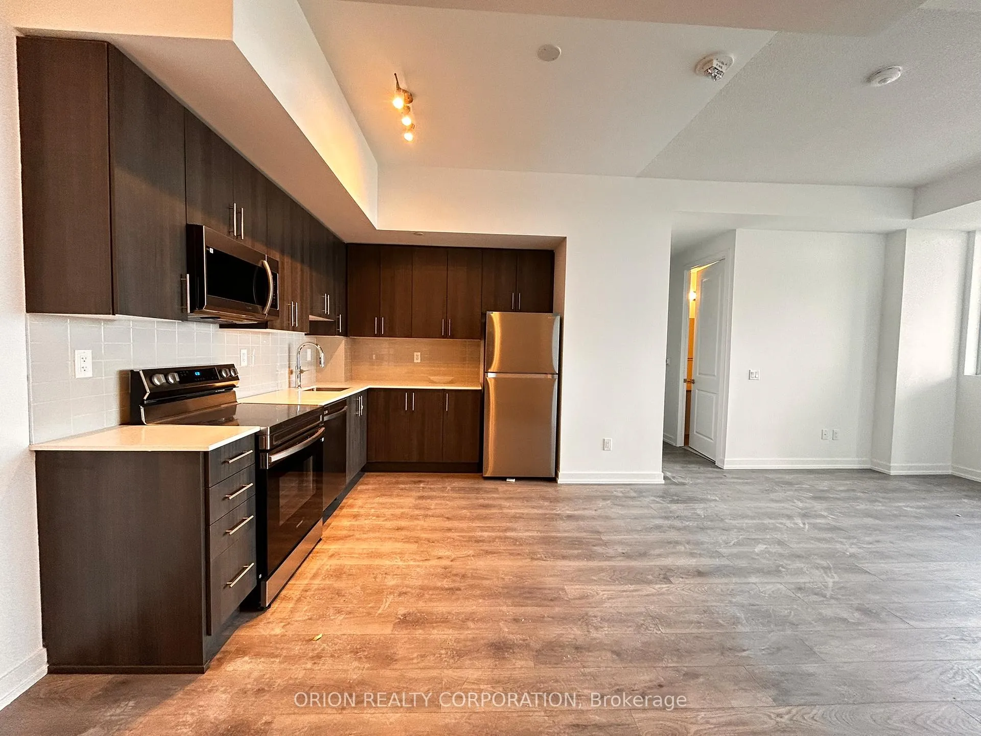 Photo 4 of Unit 3002, 1435 Celebration Drive, Pickering, Bay Ridges — HOMEH
