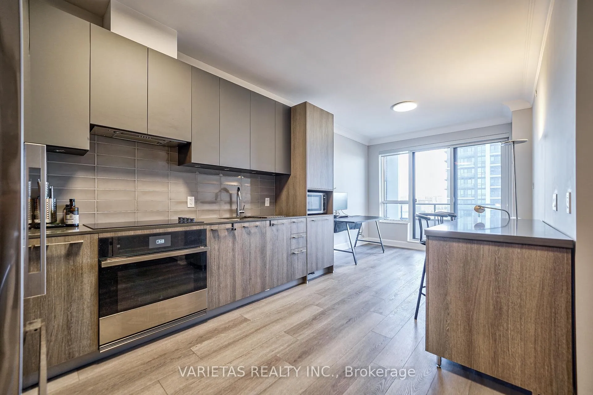 Photo 5 of Unit 1602, 38 Water Walk Drive, Markham, Unionville — HOMEH