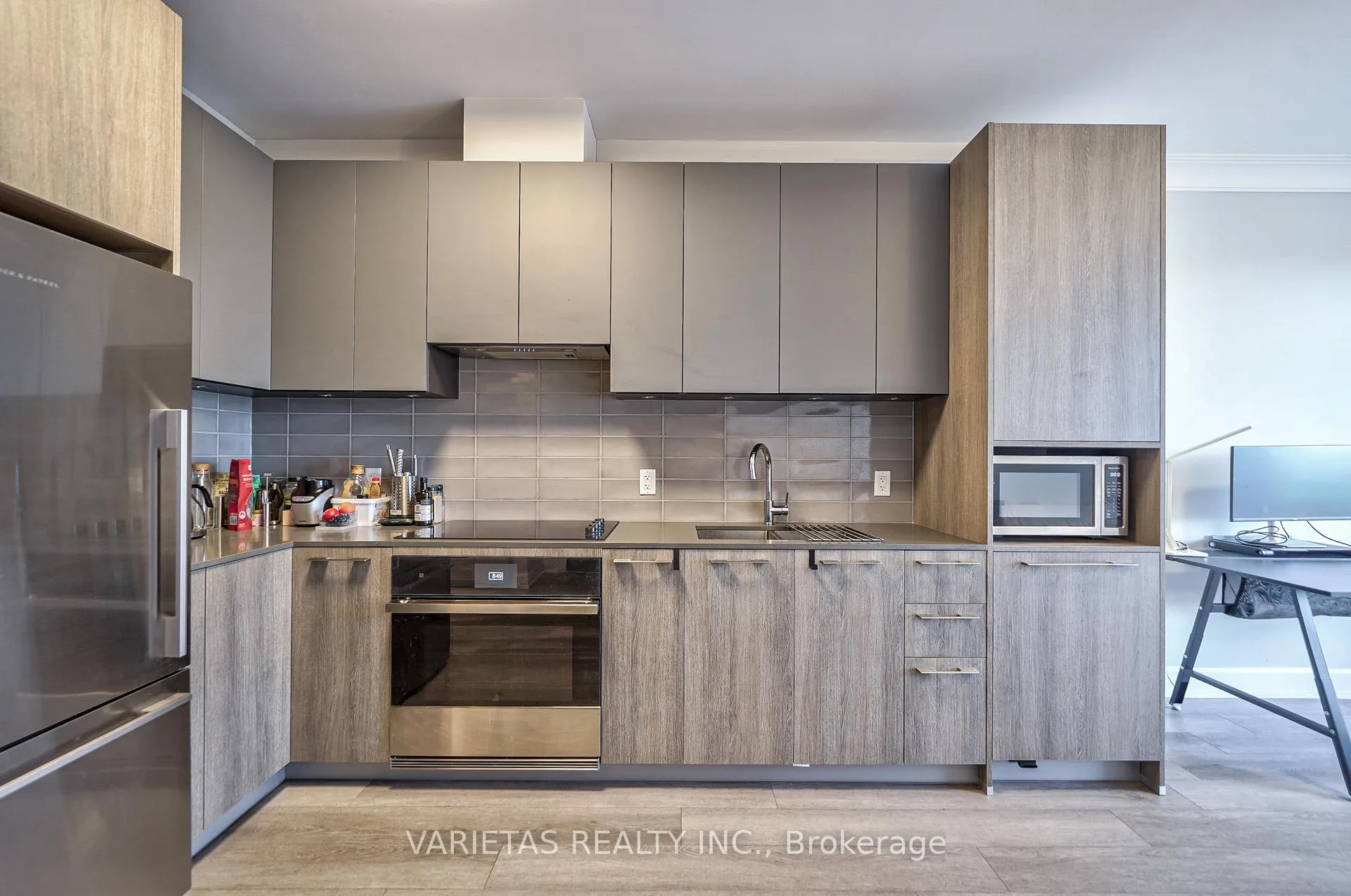 Photo 6 of Unit 1602, 38 Water Walk Drive, Markham, Unionville — HOMEH