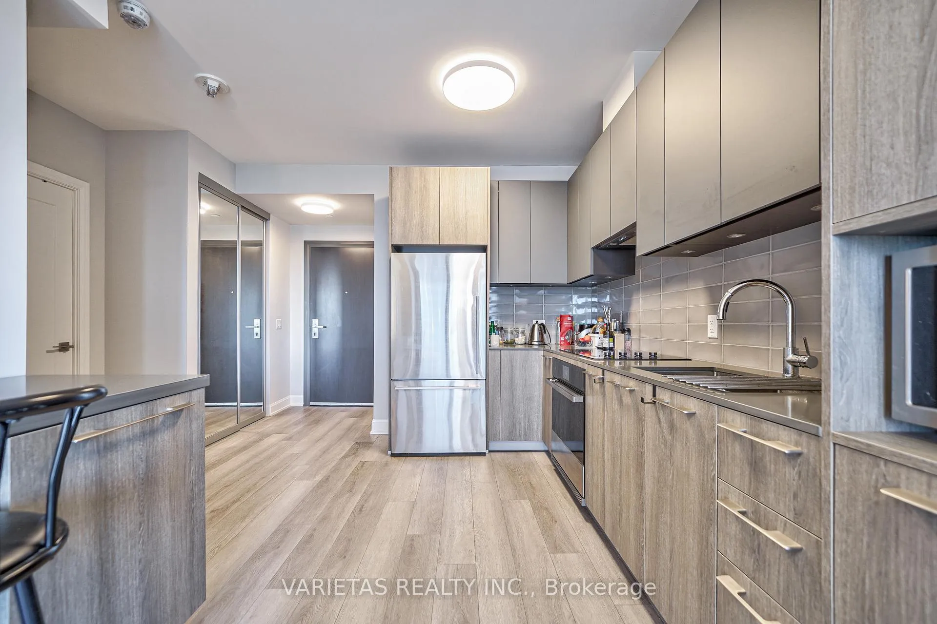 Photo 7 of Unit 1602, 38 Water Walk Drive, Markham, Unionville — HOMEH