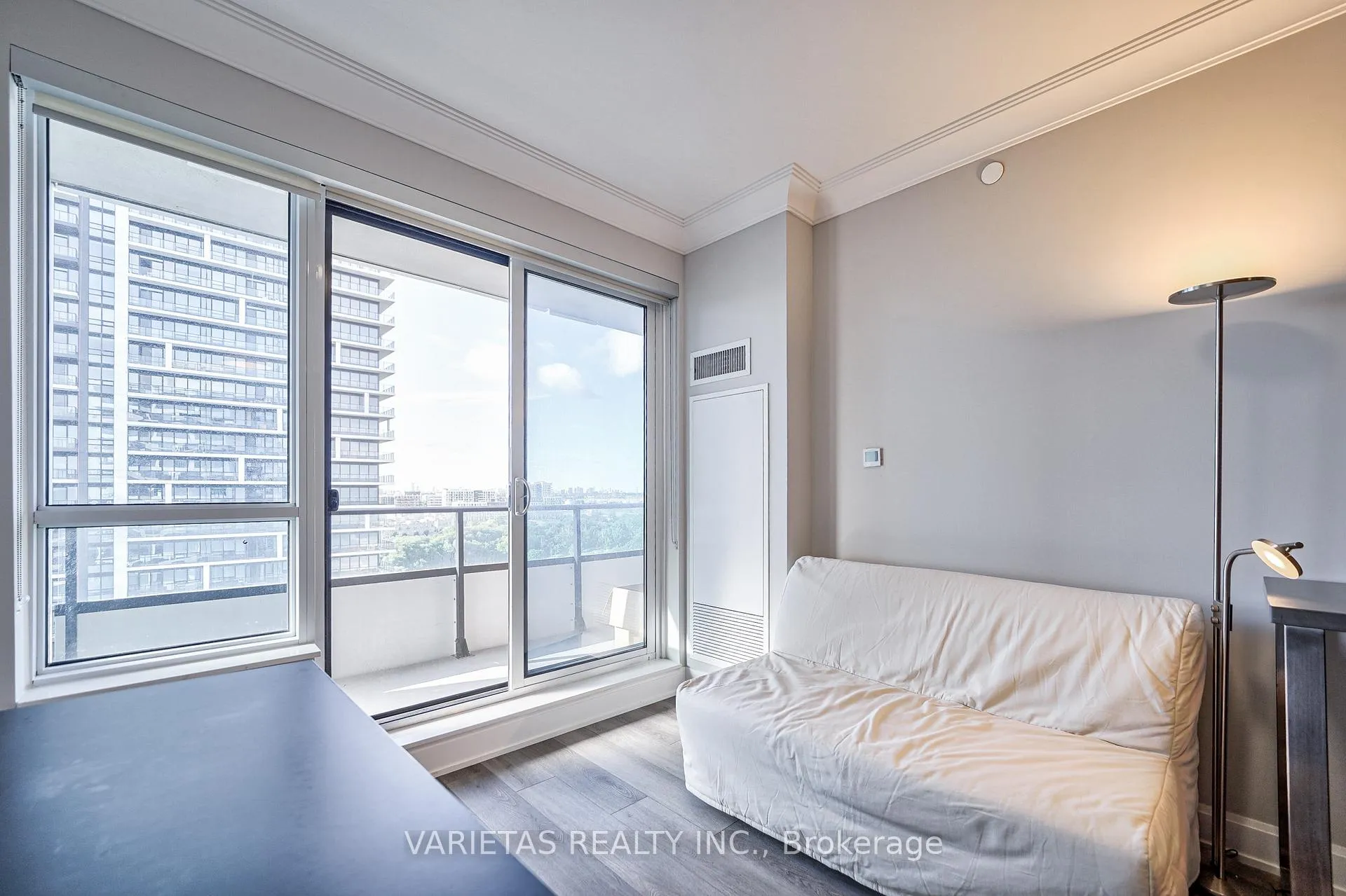 Photo 12 of Unit 1602, 38 Water Walk Drive, Markham, Unionville — HOMEH