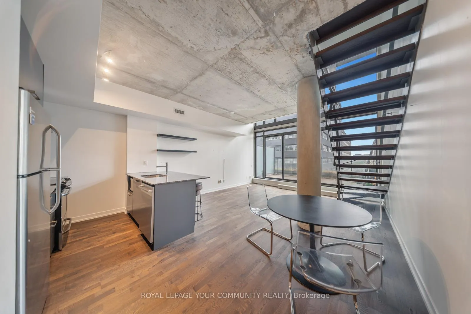 Photo 7 of Unit 722, 95 Bathurst Street, Toronto, Waterfront Communities — HOMEH