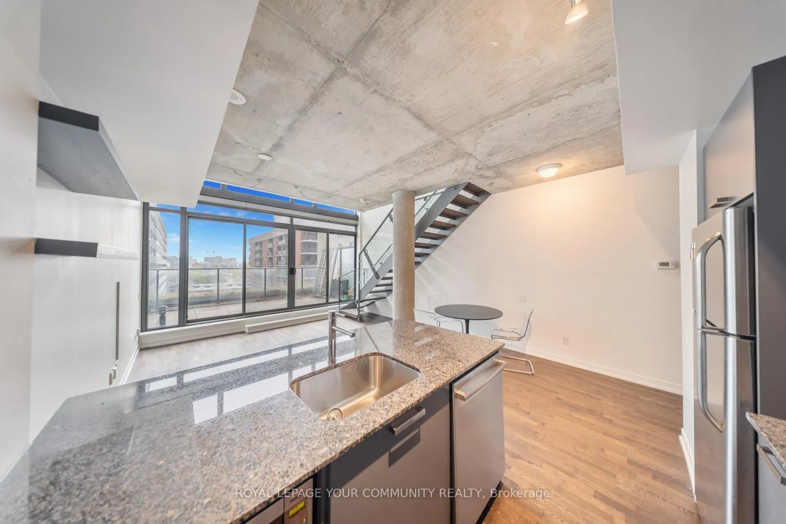 Photo 9 of Unit 722, 95 Bathurst Street, Toronto, Waterfront Communities — HOMEH