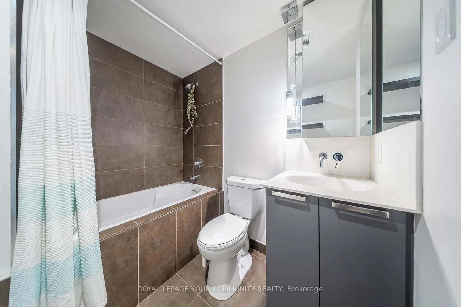Photo 35 of Unit 722, 95 Bathurst Street, Toronto, Waterfront Communities — HOMEH