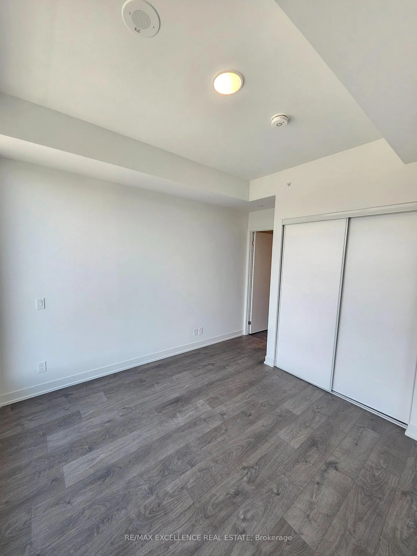 Photo 16 of Unit 903, 39 Mary Street, Barrie, City Centre — HOMEH