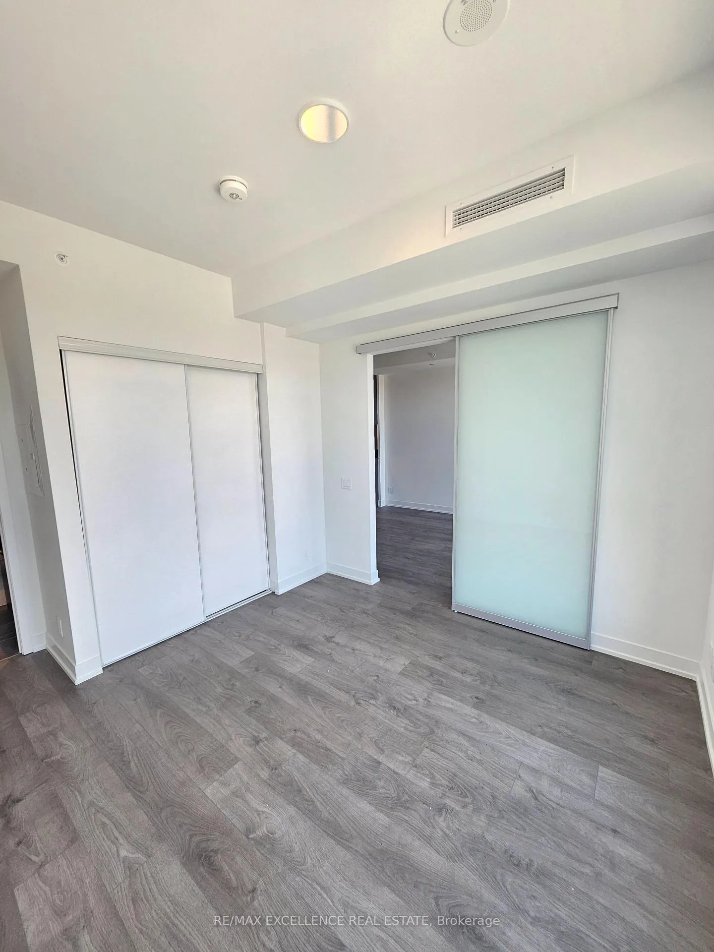 Photo 17 of Unit 903, 39 Mary Street, Barrie, City Centre — HOMEH