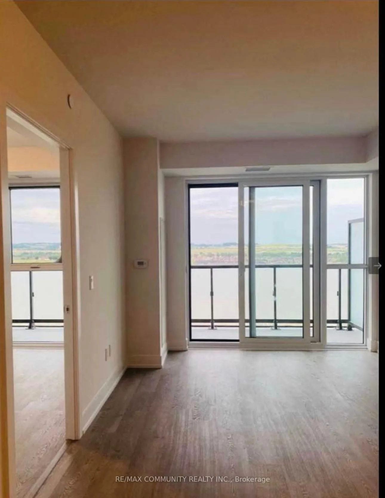 Photo 11 of Unit 2002, 2550 Simcoe Street N, Oshawa, Windfields — HOMEH