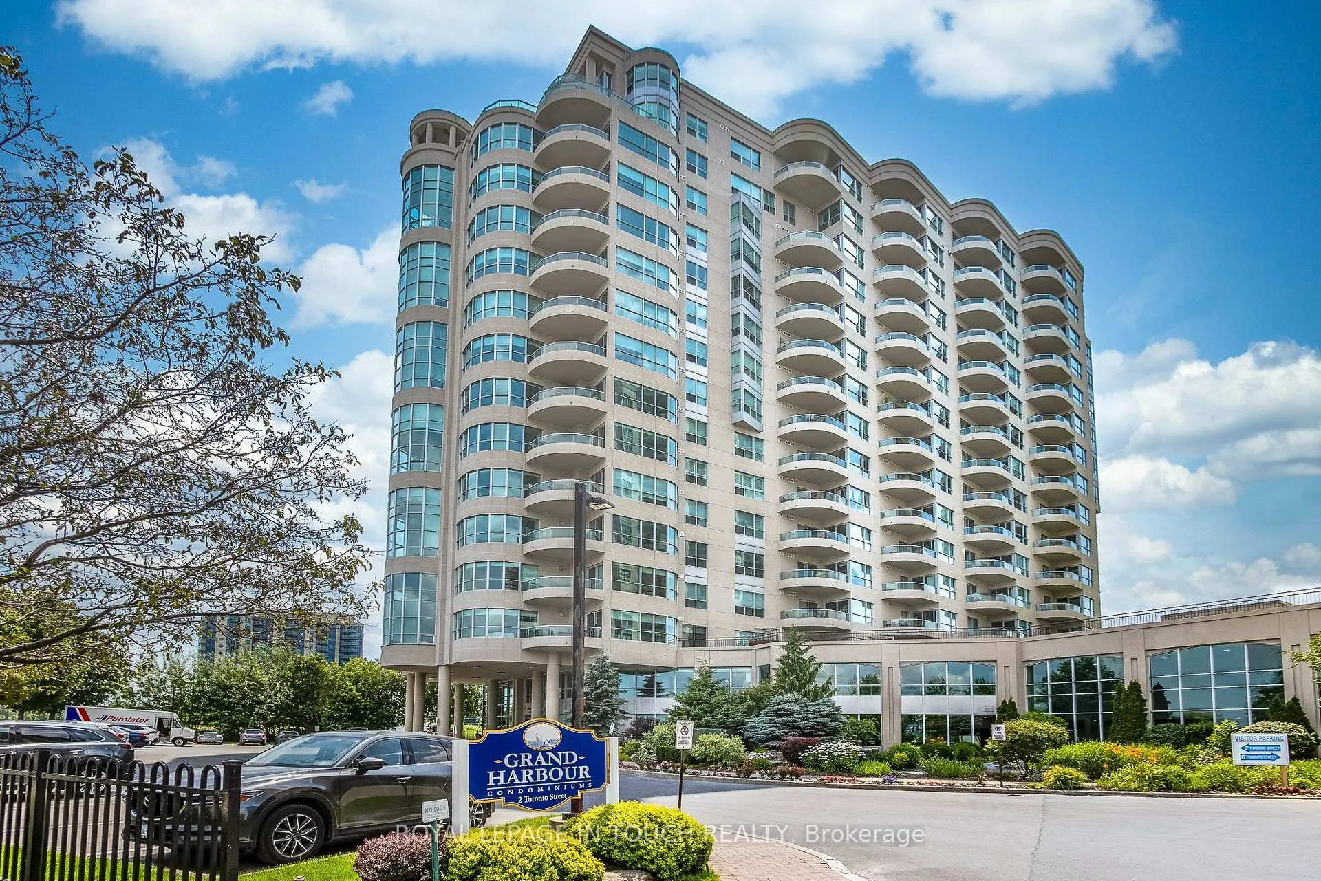 Front of Unit 1011, 2 Toronto Street S