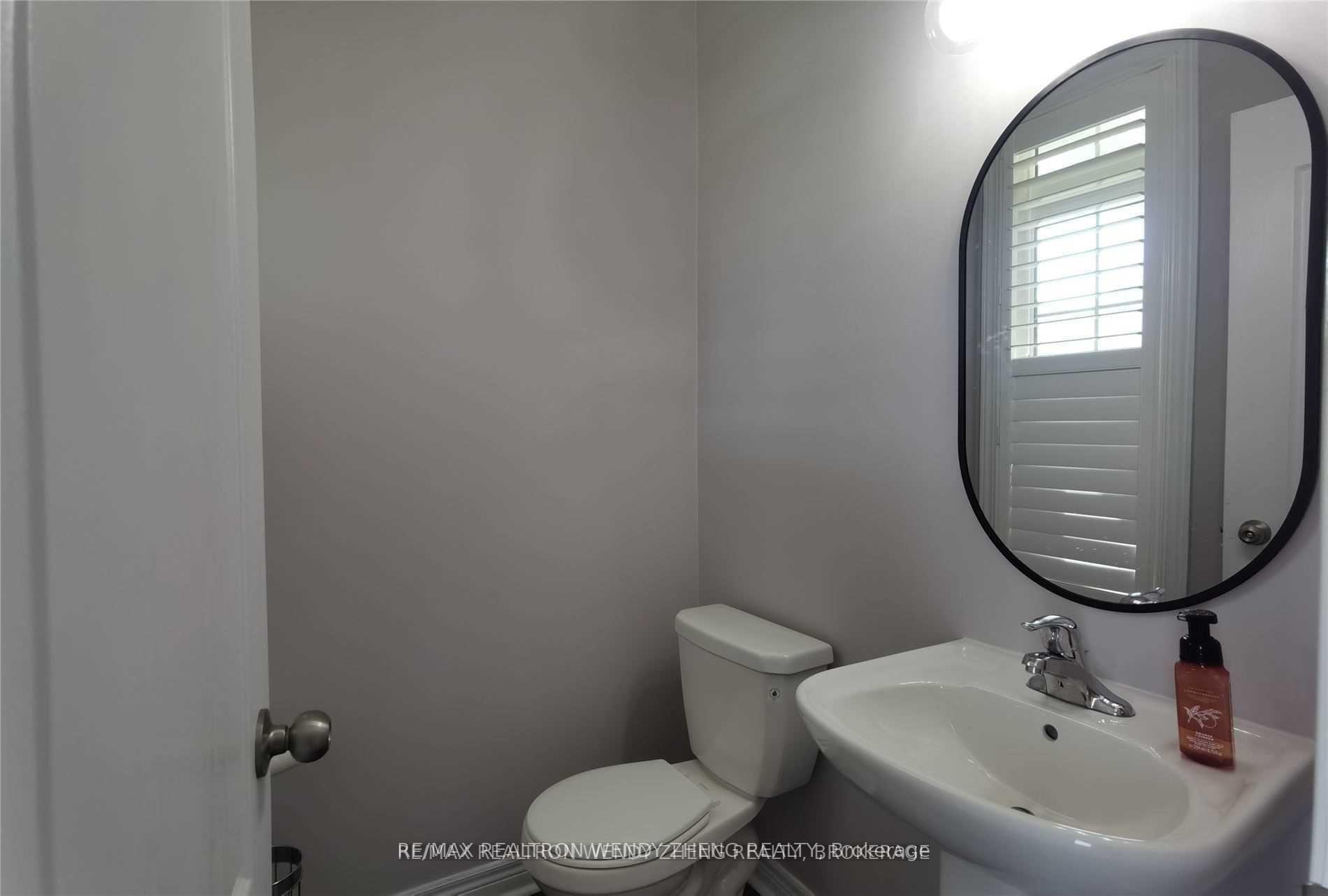 Photo 10 of 40 Ray Richards Street, Clarington, Bowmanville — HOMEH