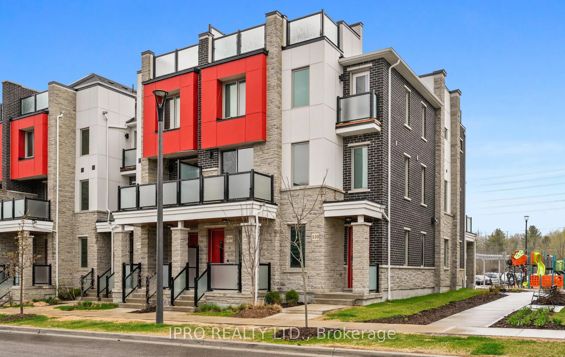 Photo 3 of Unit 110, 1034 Reflection Place, Pickering, Rural Pickering — HOMEH
