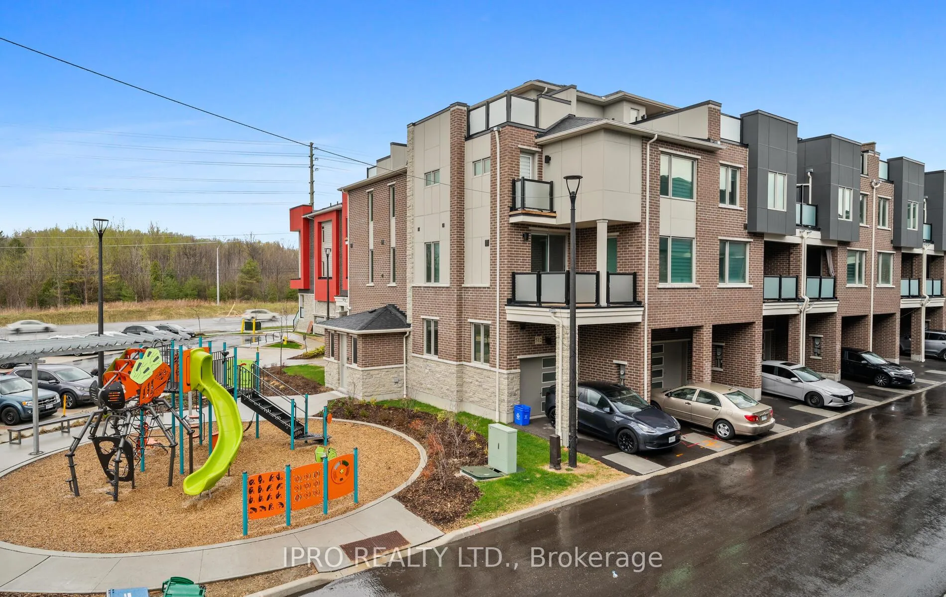 Photo 4 of Unit 110, 1034 Reflection Place, Pickering, Rural Pickering — HOMEH