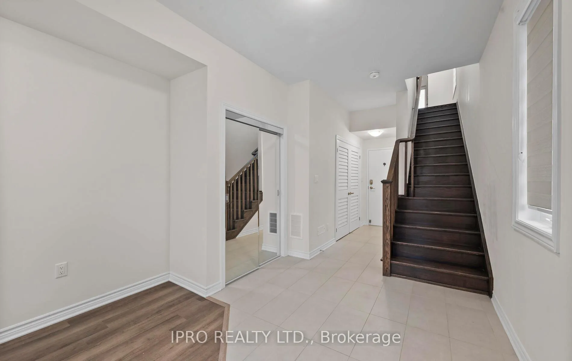 Photo 6 of Unit 110, 1034 Reflection Place, Pickering, Rural Pickering — HOMEH