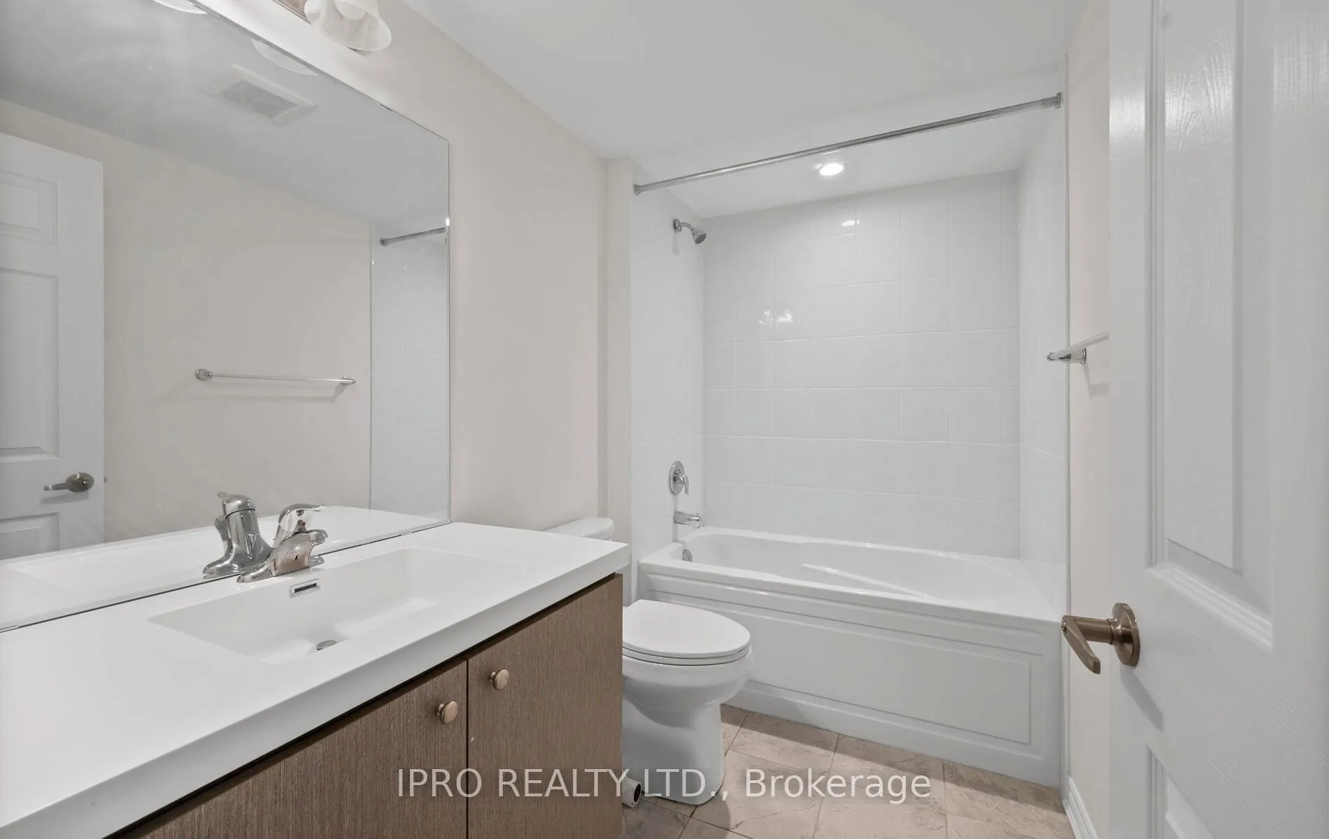 Photo 24 of Unit 110, 1034 Reflection Place, Pickering, Rural Pickering — HOMEH