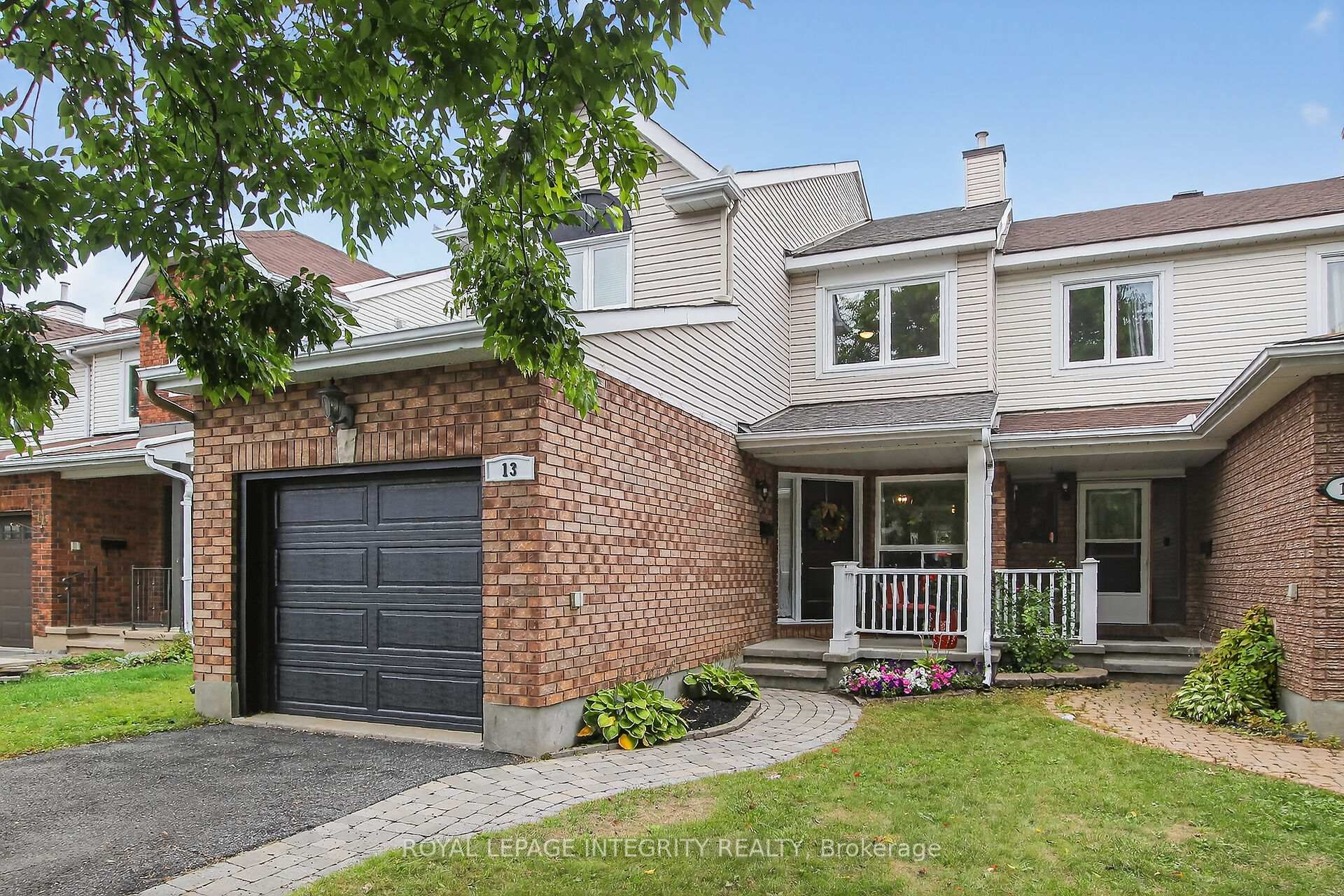 Front of 13 Roblyn Way