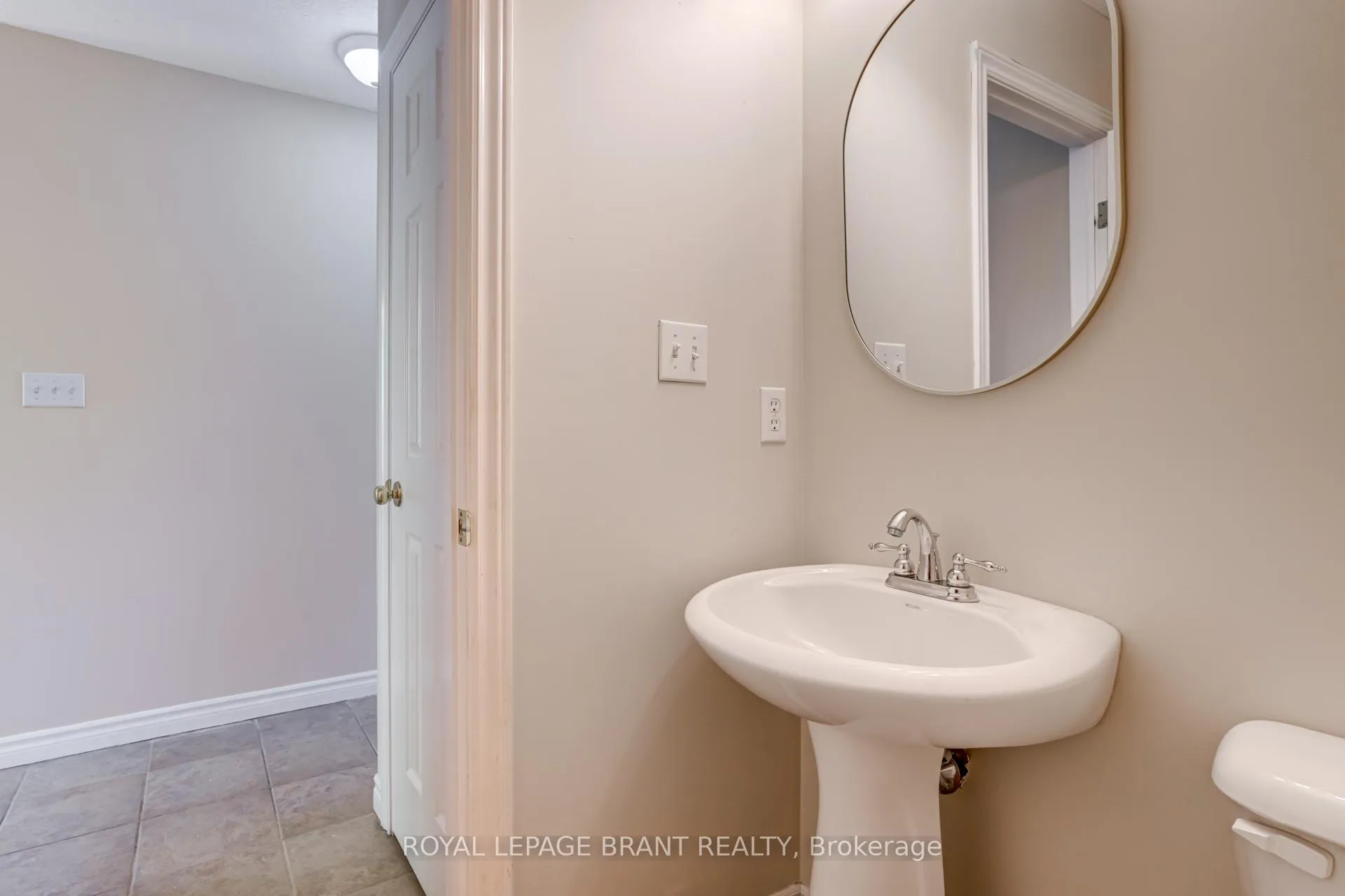 Photo 8 of Unit 12, 975 Strasburg Road, Kitchener — HOMEH