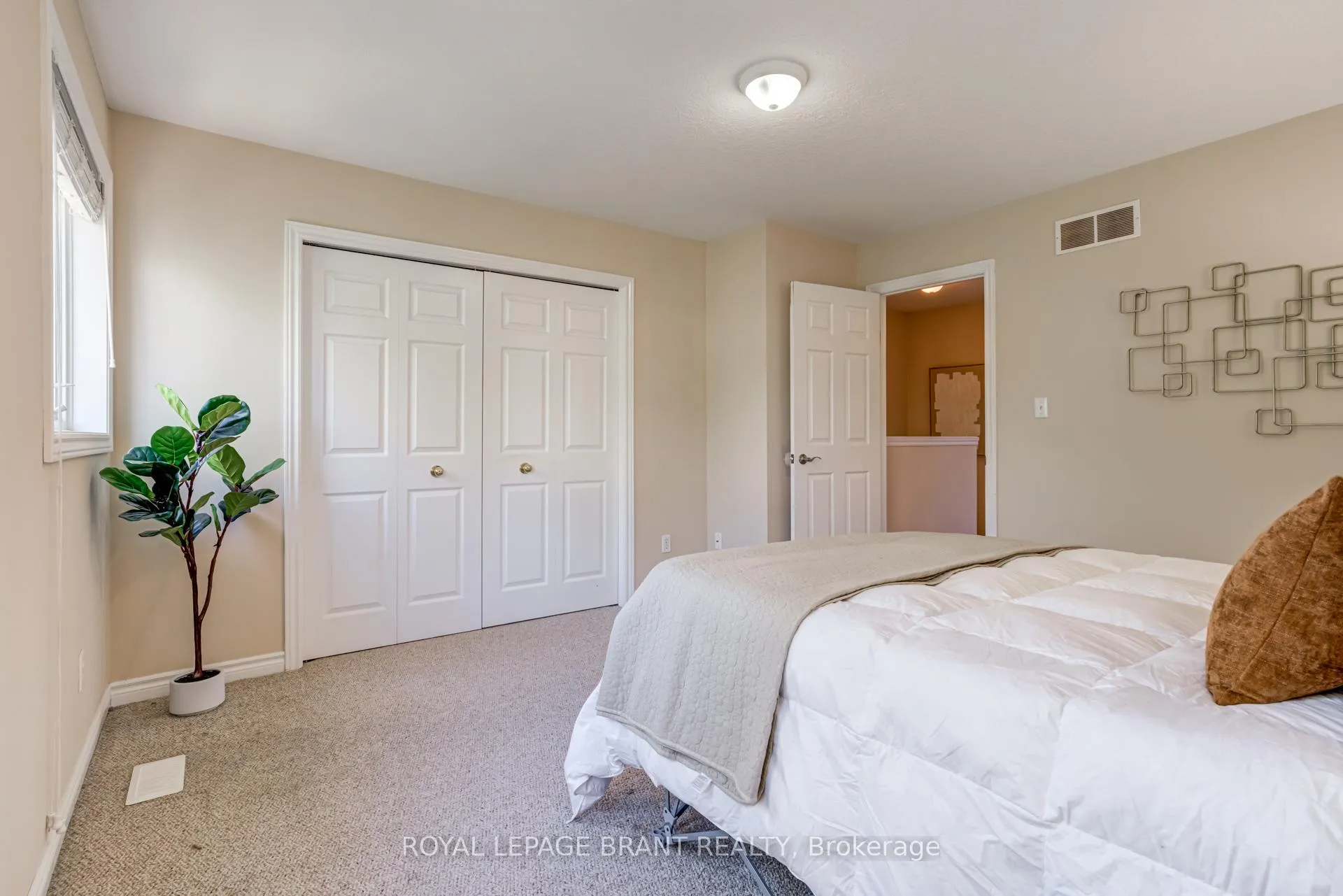 Photo 11 of Unit 12, 975 Strasburg Road, Kitchener — HOMEH