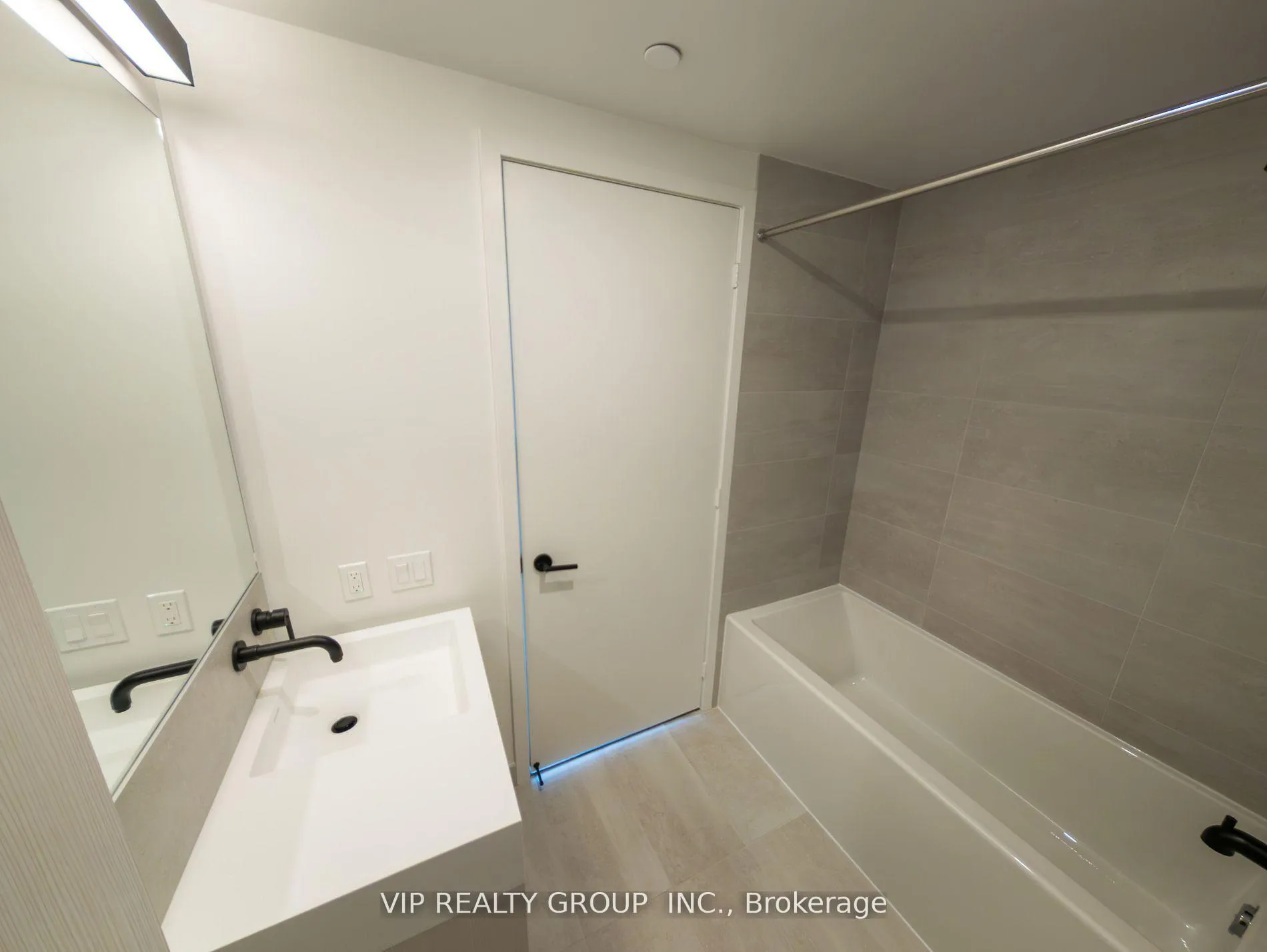 Photo 3 of Unit 4306, 108 Peter Street, Toronto, Waterfront Communities — HOMEH