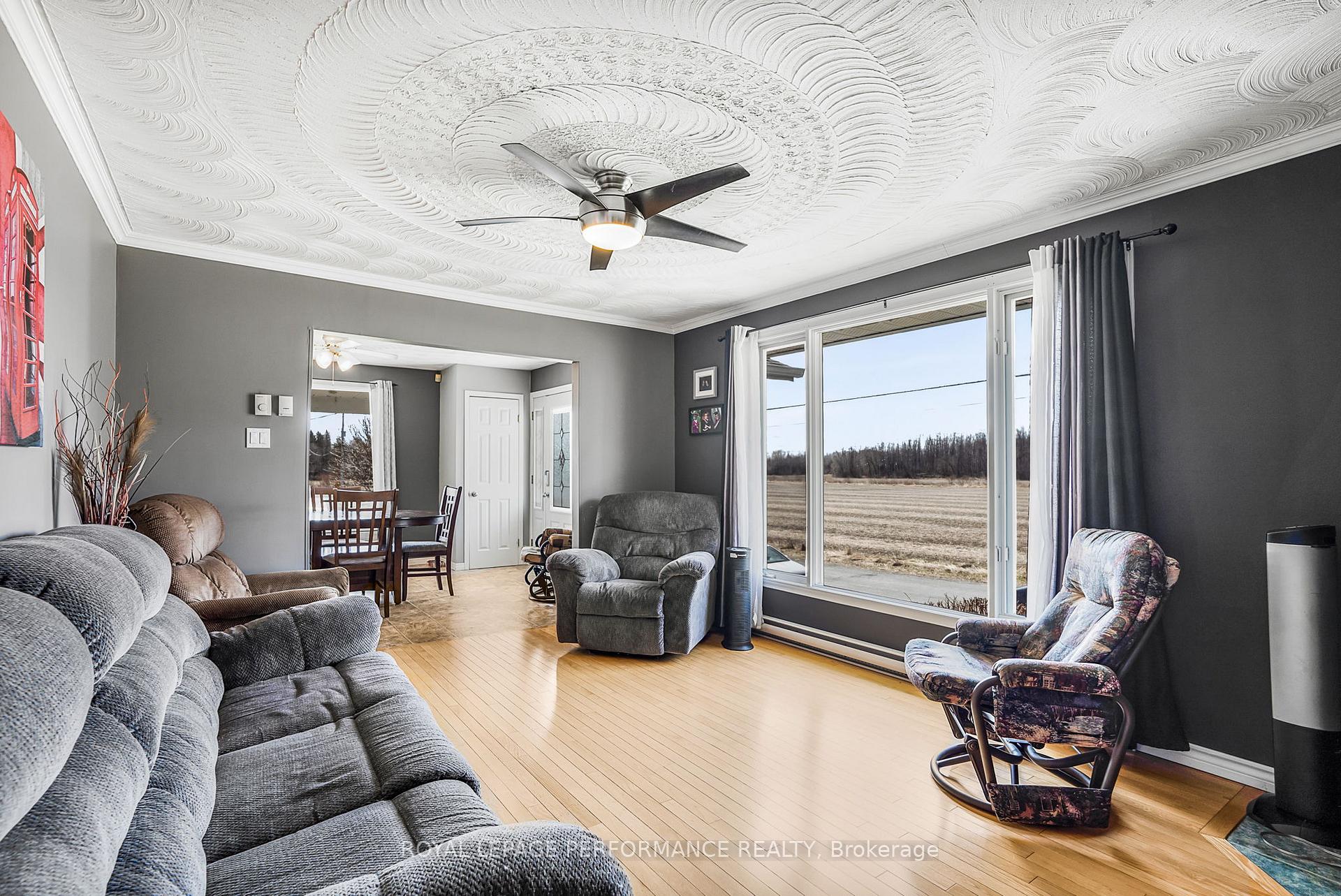 Photo 14 of 217 Mill Street, Champlain, Vankleek Hill — HOMEH