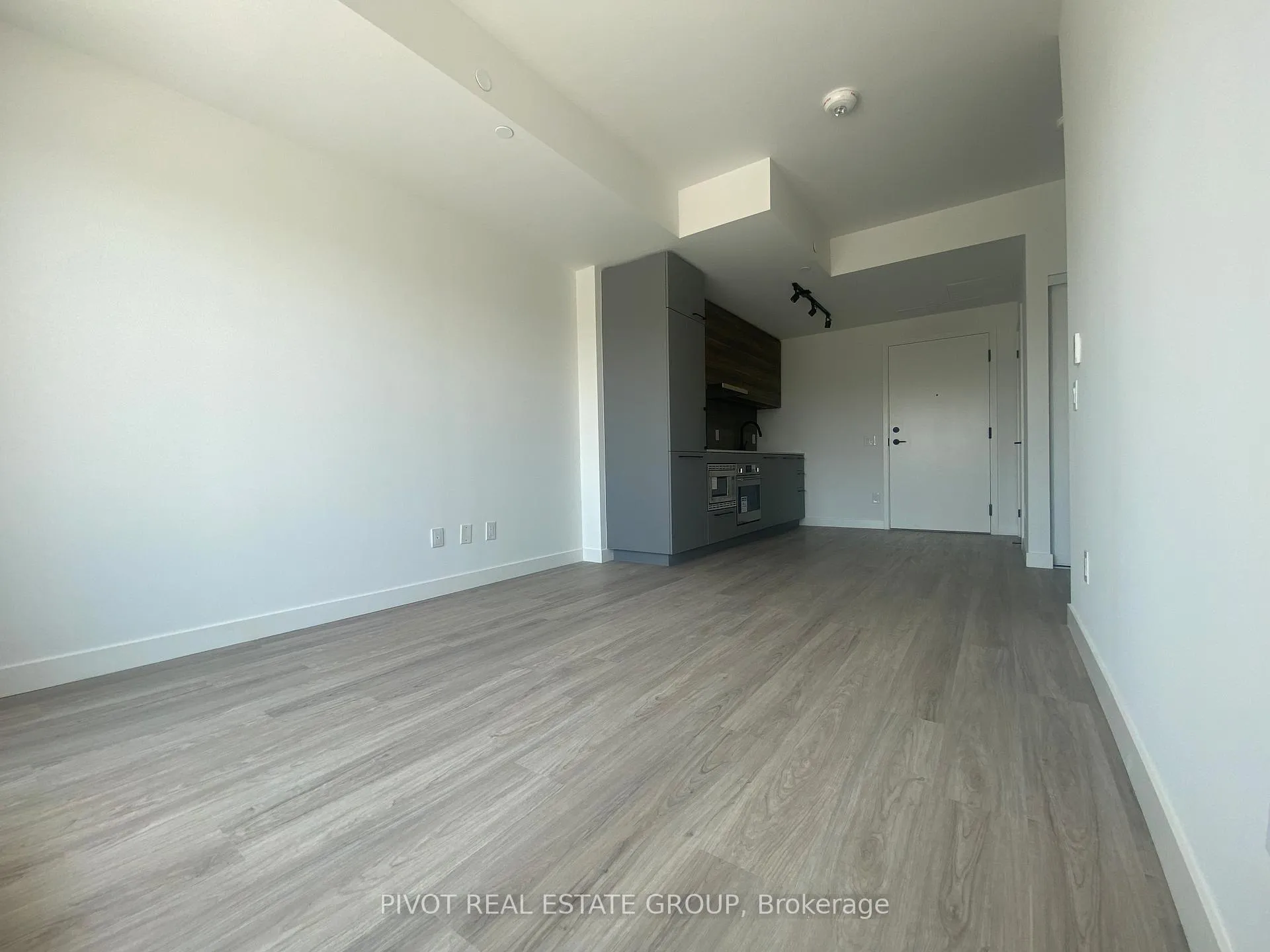 Photo 3 of Unit 518, 1050 Eastern Avenue, Toronto, The Beaches — HOMEH