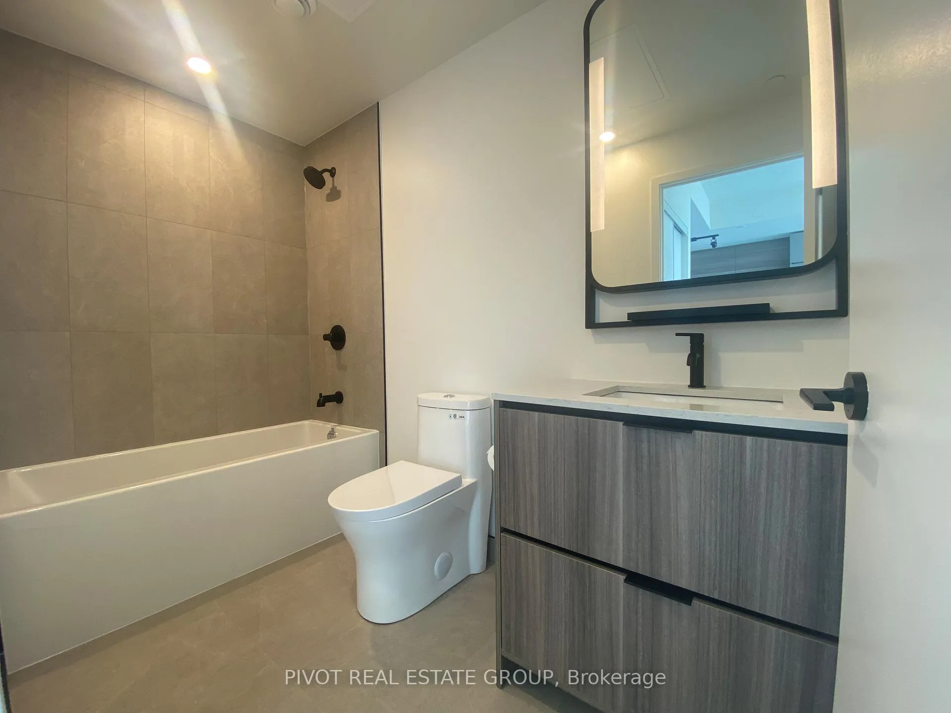 Photo 11 of Unit 518, 1050 Eastern Avenue, Toronto, The Beaches — HOMEH