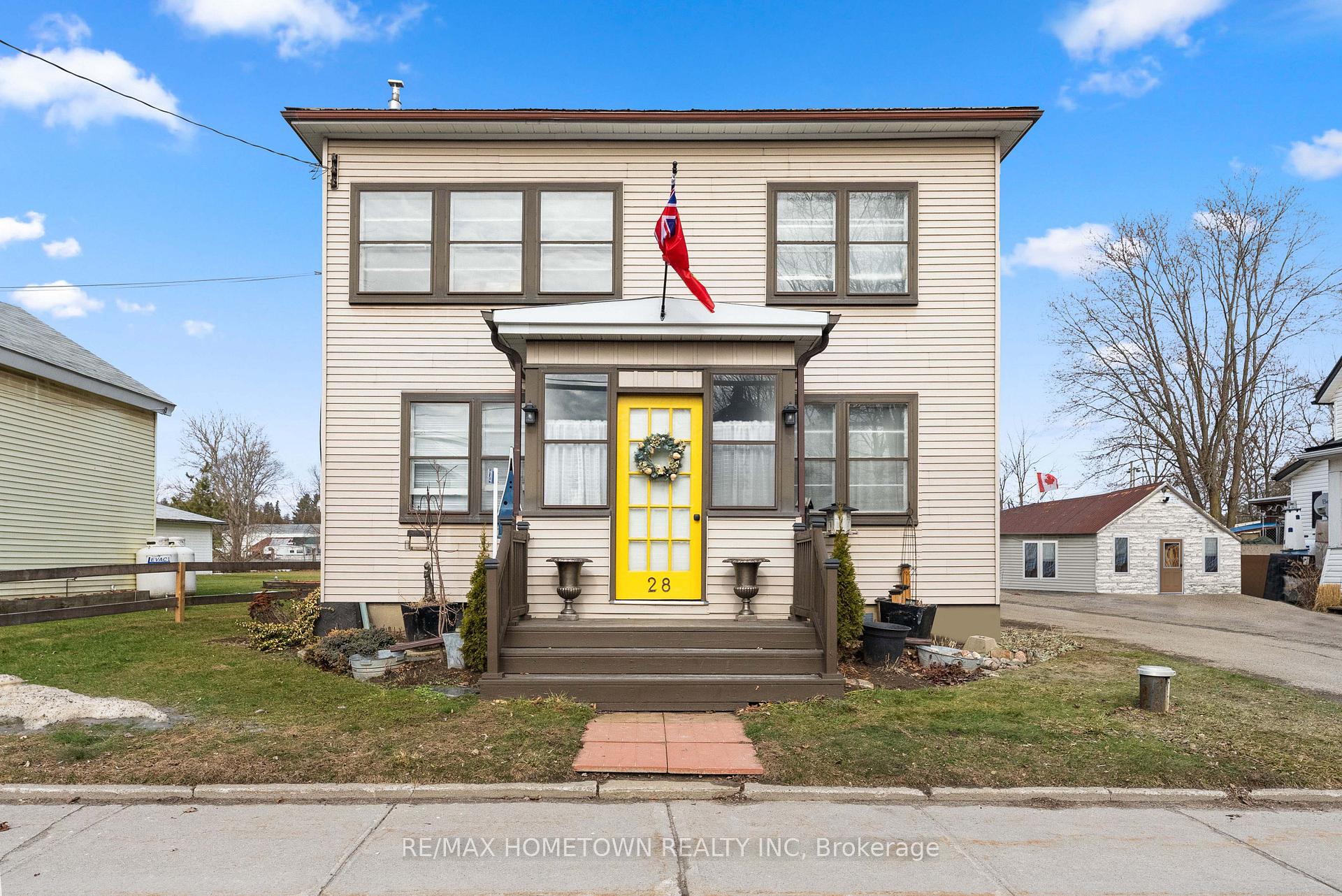 Photo 1 of 28 Centre Street, Edwardsburgh/Cardinal, Edwardsburgh/Cardinal Twp — HOMEH
