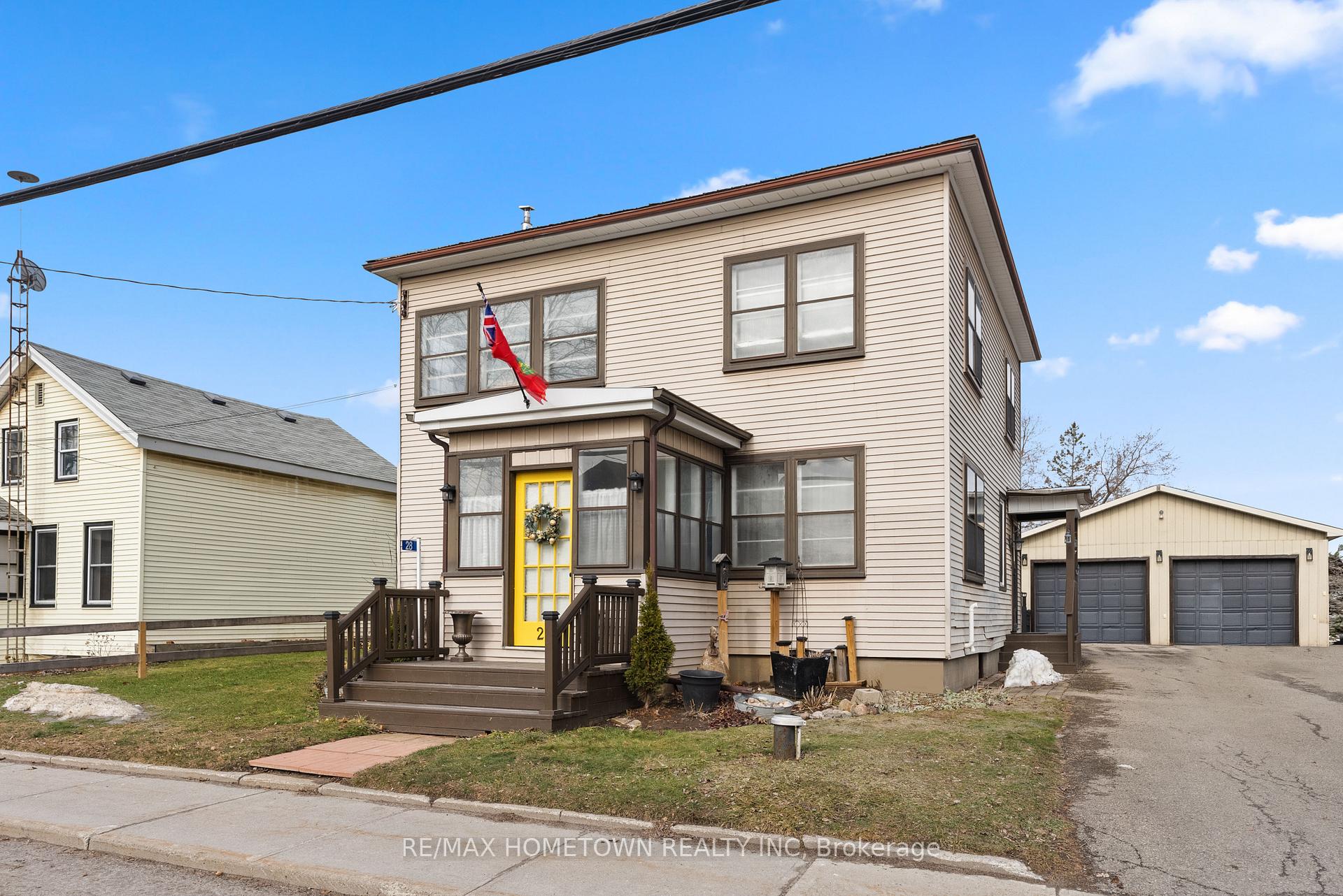 Photo 4 of 28 Centre Street, Edwardsburgh/Cardinal, Edwardsburgh/Cardinal Twp — HOMEH
