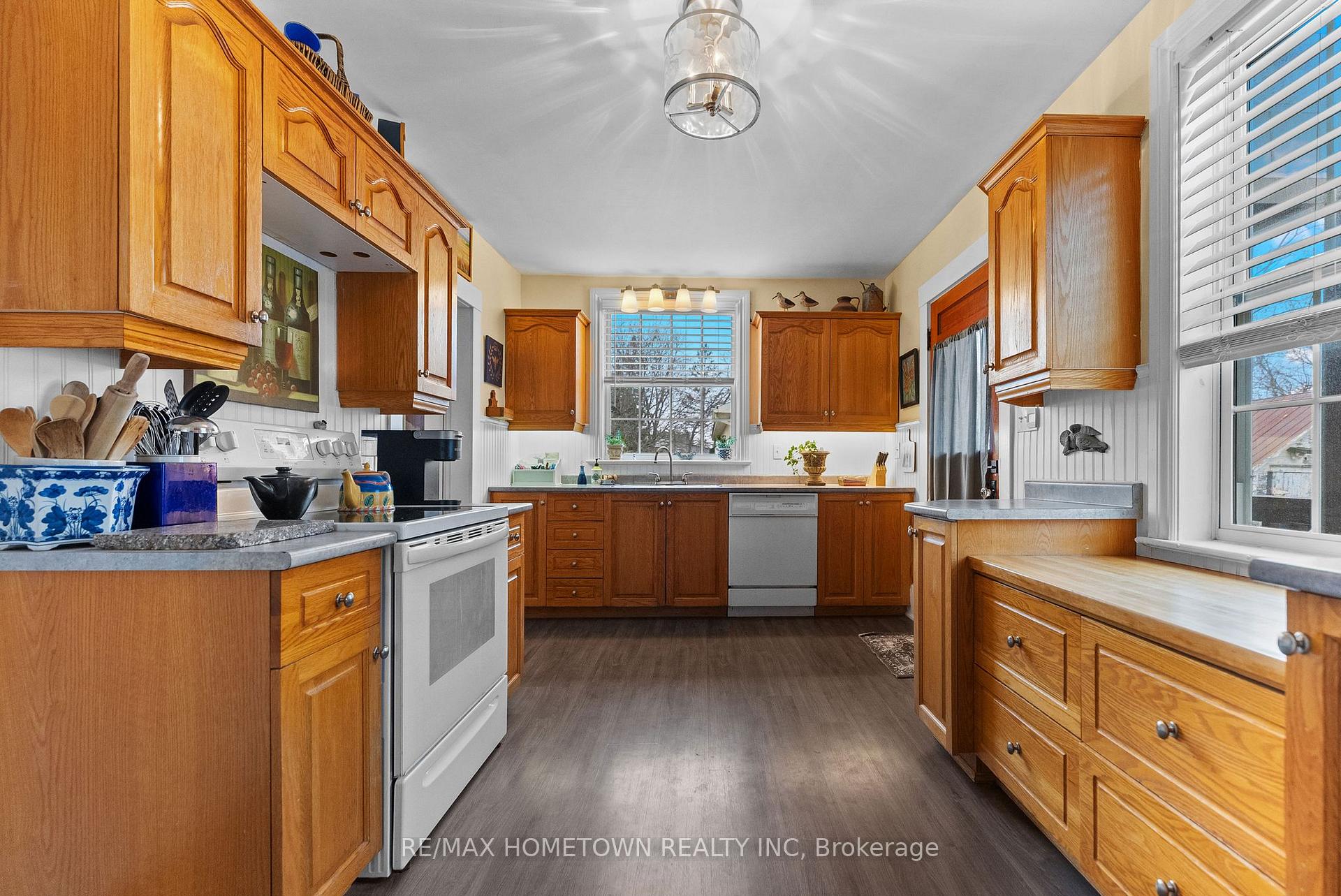 Photo 14 of 28 Centre Street, Edwardsburgh/Cardinal, Edwardsburgh/Cardinal Twp — HOMEH