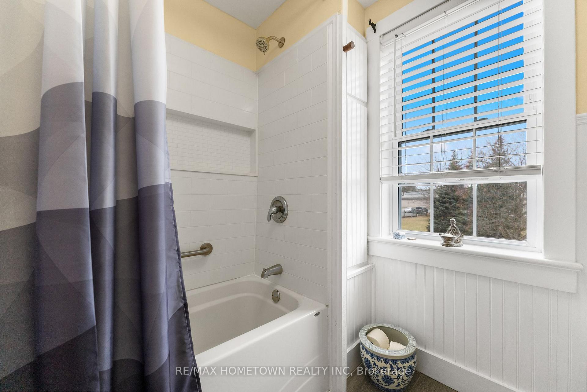 Photo 25 of 28 Centre Street, Edwardsburgh/Cardinal, Edwardsburgh/Cardinal Twp — HOMEH