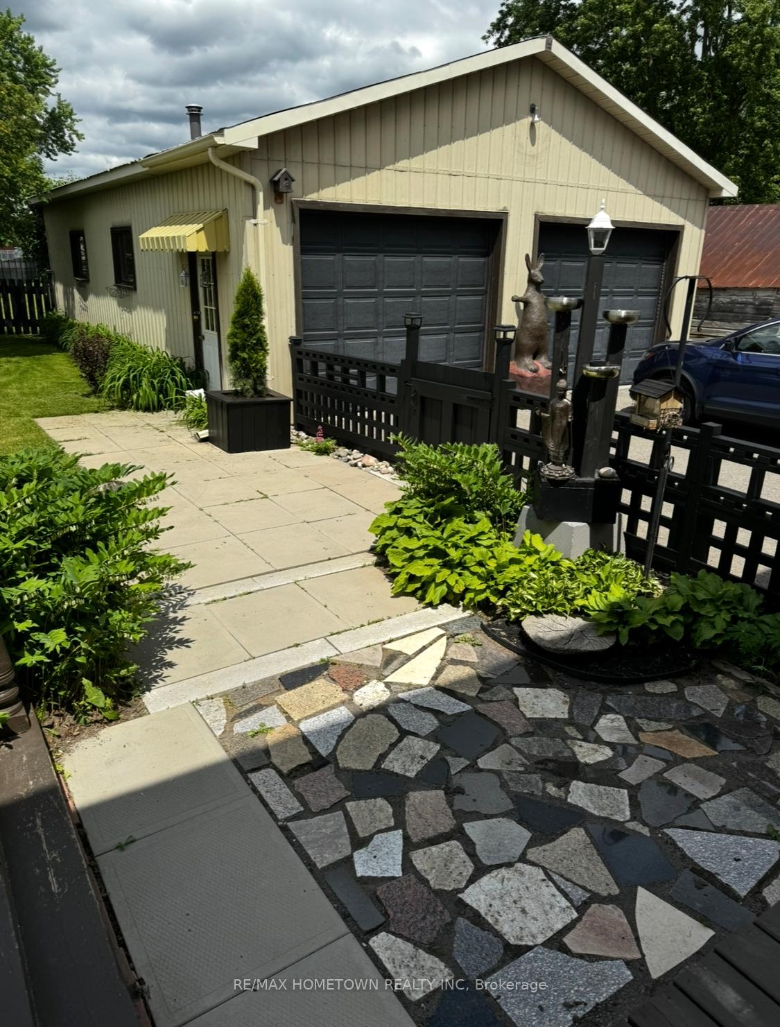 Photo 37 of 28 Centre Street, Edwardsburgh/Cardinal, Edwardsburgh/Cardinal Twp — HOMEH