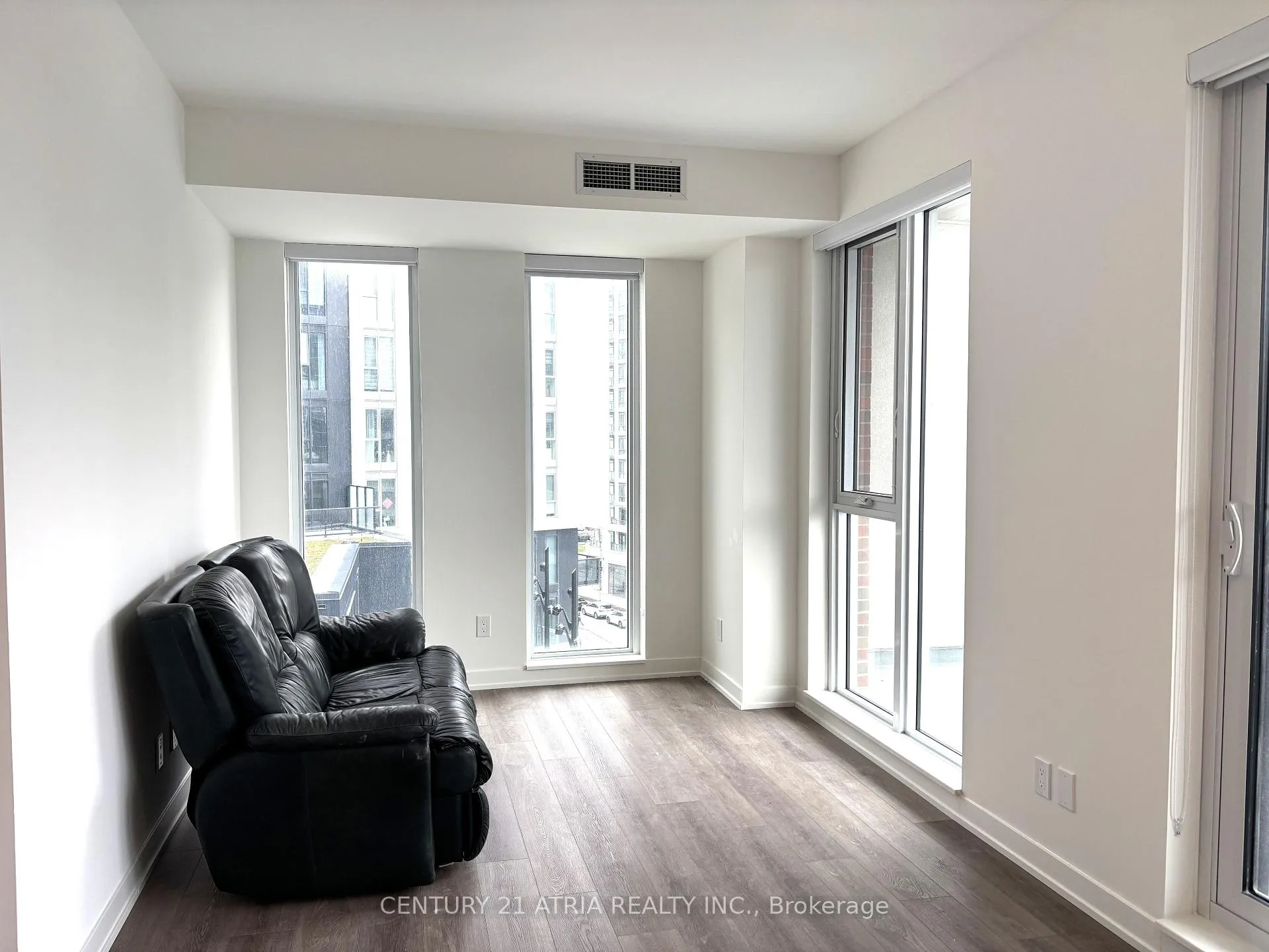 Photo 10 of Unit 803, 292 Verdale Crossing, Markham, Unionville — HOMEH