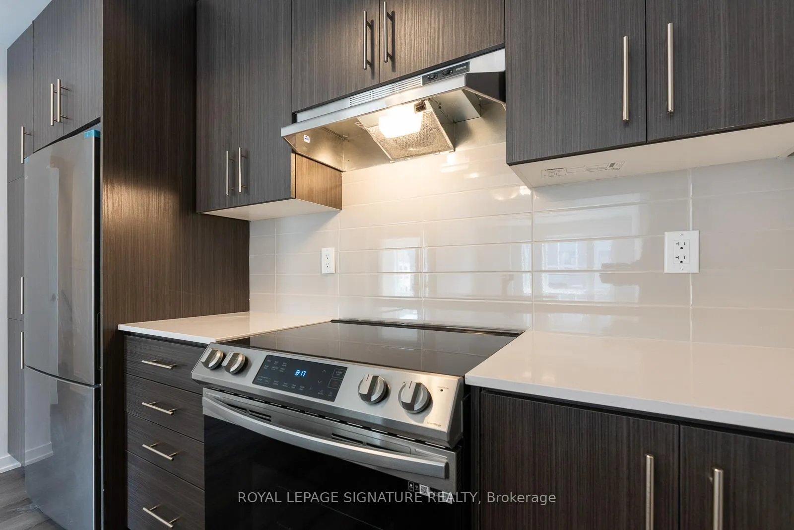 Photo 7 of 175 Lloyd Janes Lane, Etobicoke, New Toronto — HOMEH