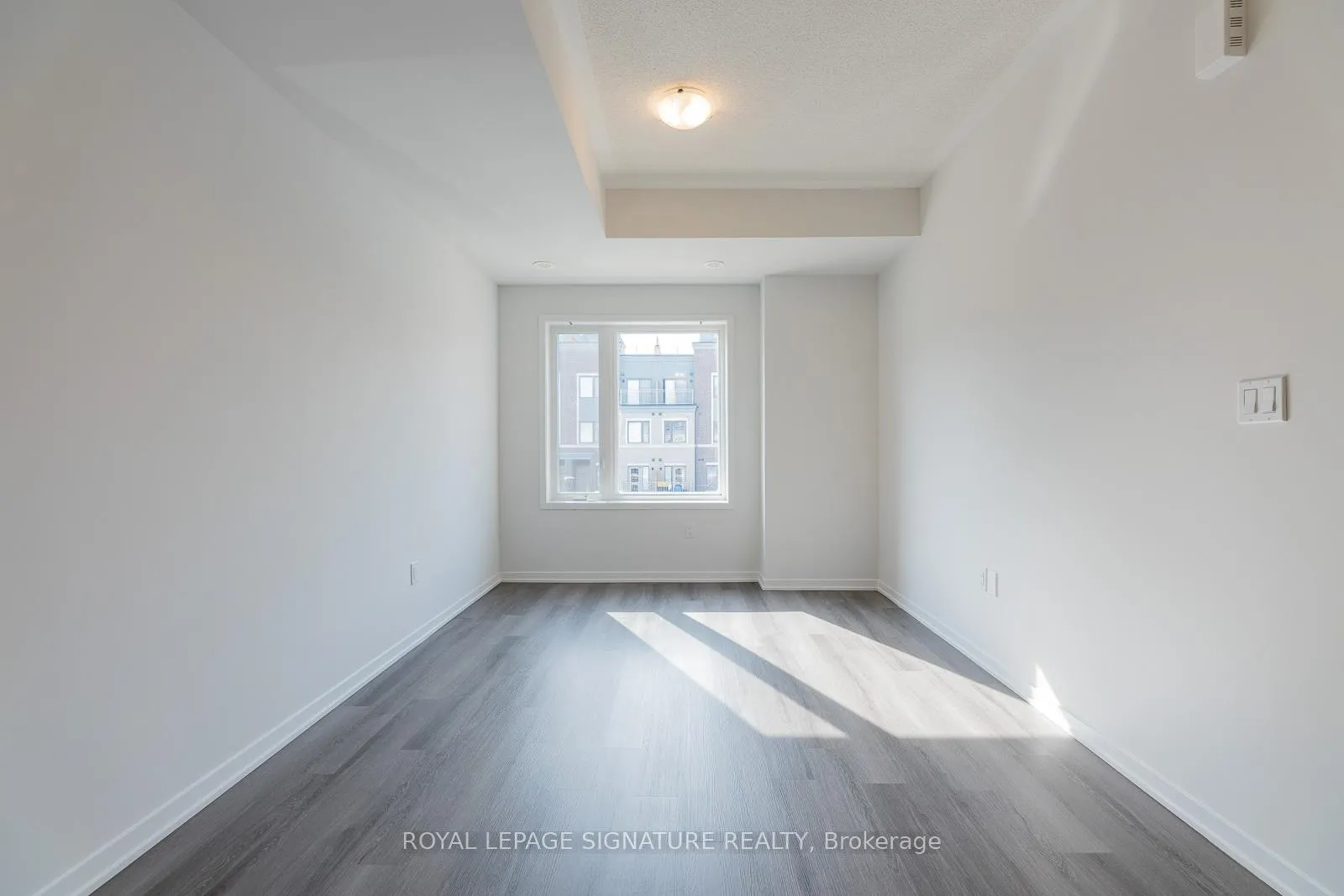 Photo 13 of 175 Lloyd Janes Lane, Etobicoke, New Toronto — HOMEH