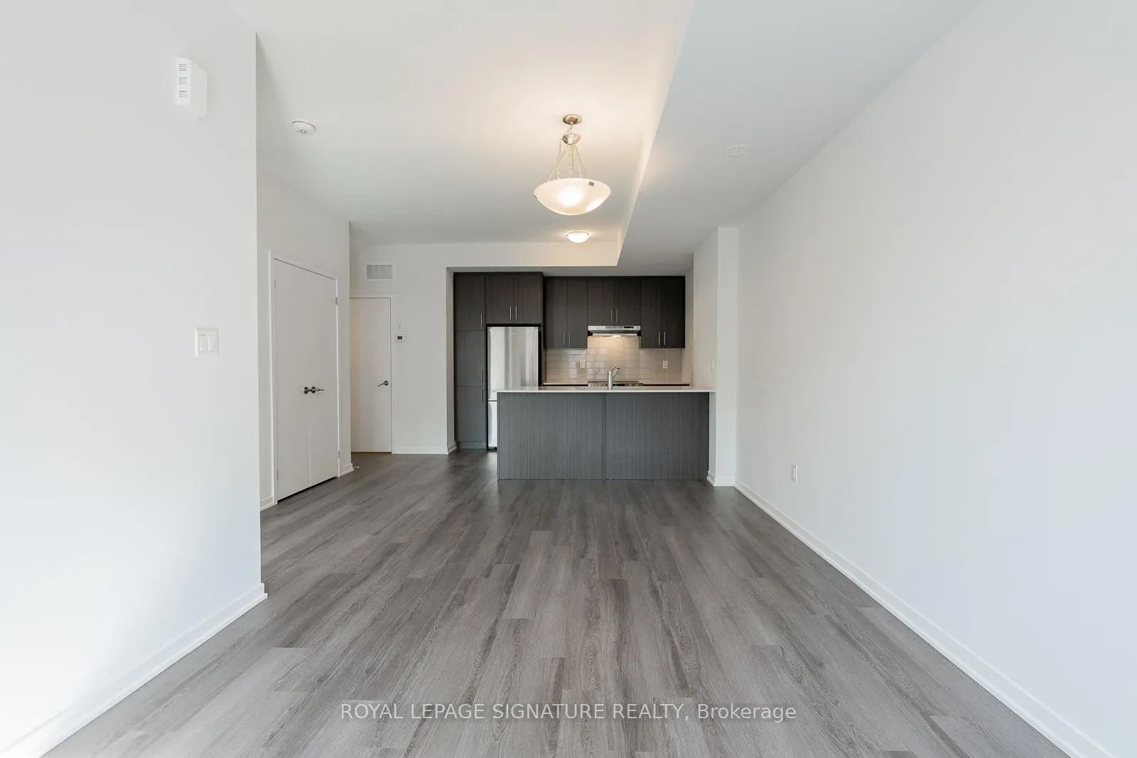 Photo 14 of 175 Lloyd Janes Lane, Etobicoke, New Toronto — HOMEH