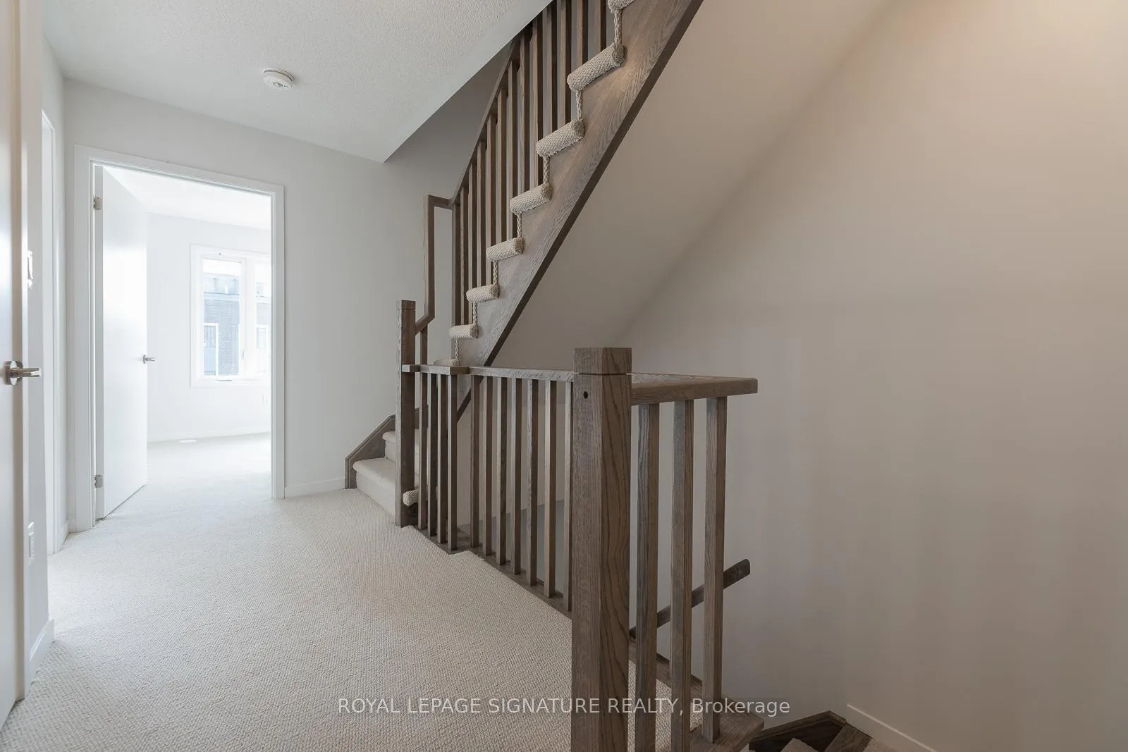 Photo 18 of 175 Lloyd Janes Lane, Etobicoke, New Toronto — HOMEH