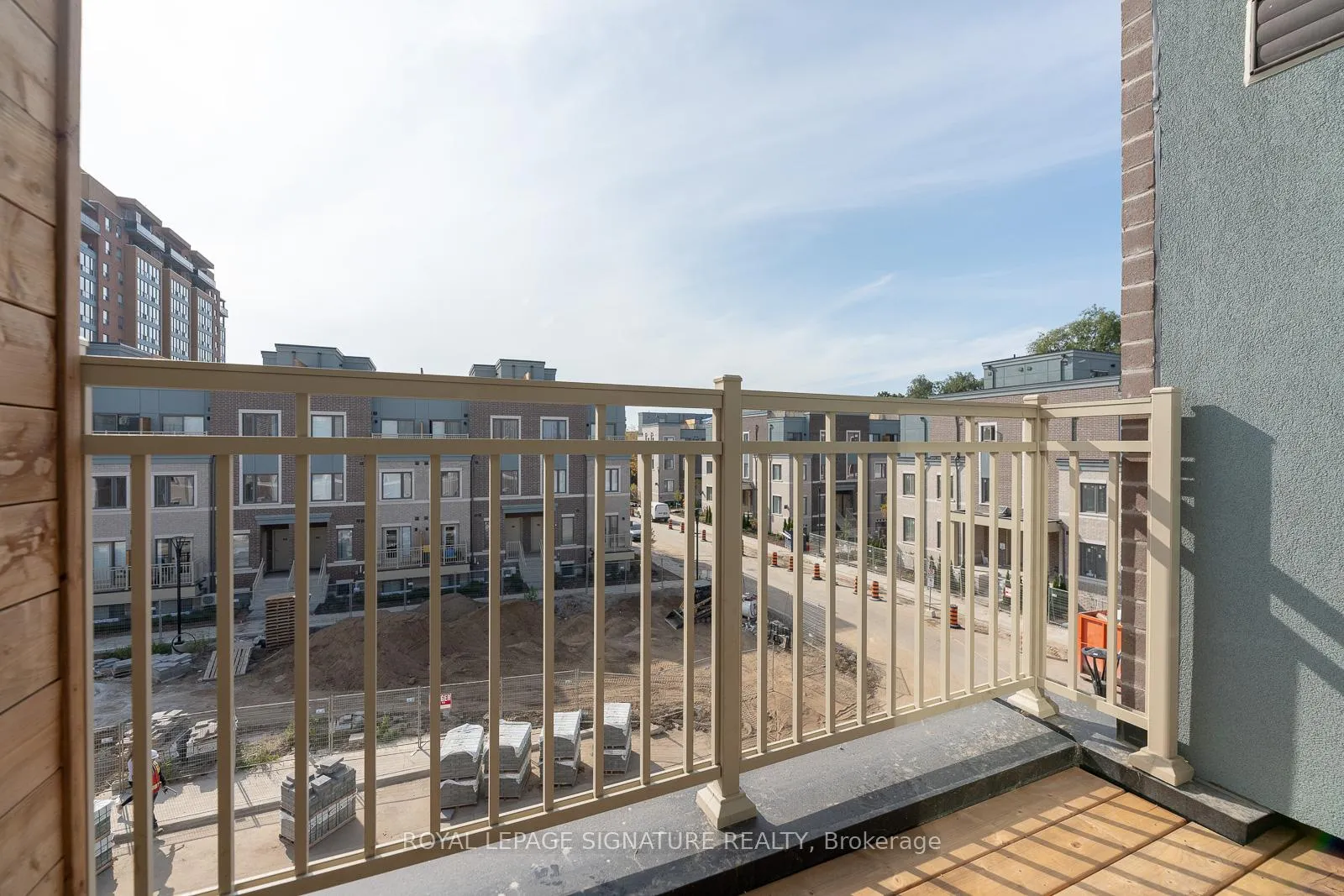 Photo 26 of 175 Lloyd Janes Lane, Etobicoke, New Toronto — HOMEH
