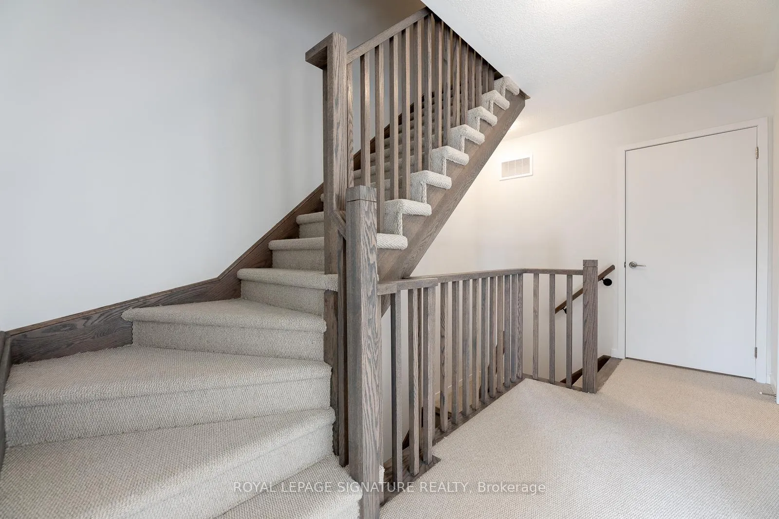 Photo 28 of 175 Lloyd Janes Lane, Etobicoke, New Toronto — HOMEH