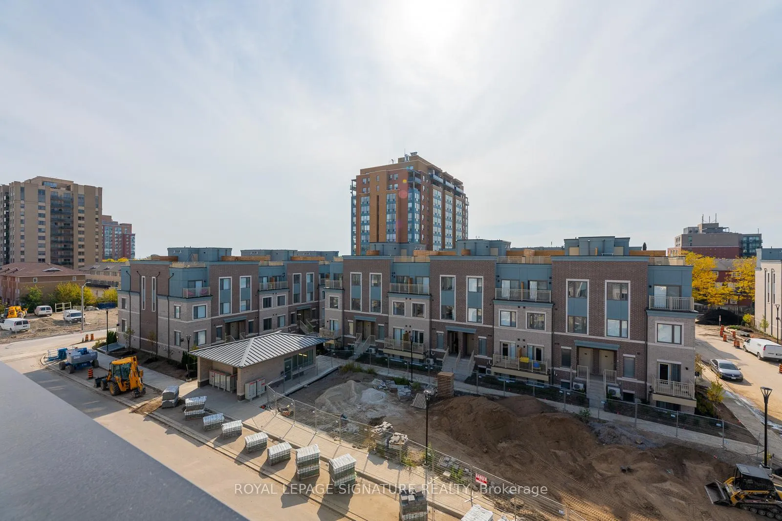 Photo 35 of 175 Lloyd Janes Lane, Etobicoke, New Toronto — HOMEH