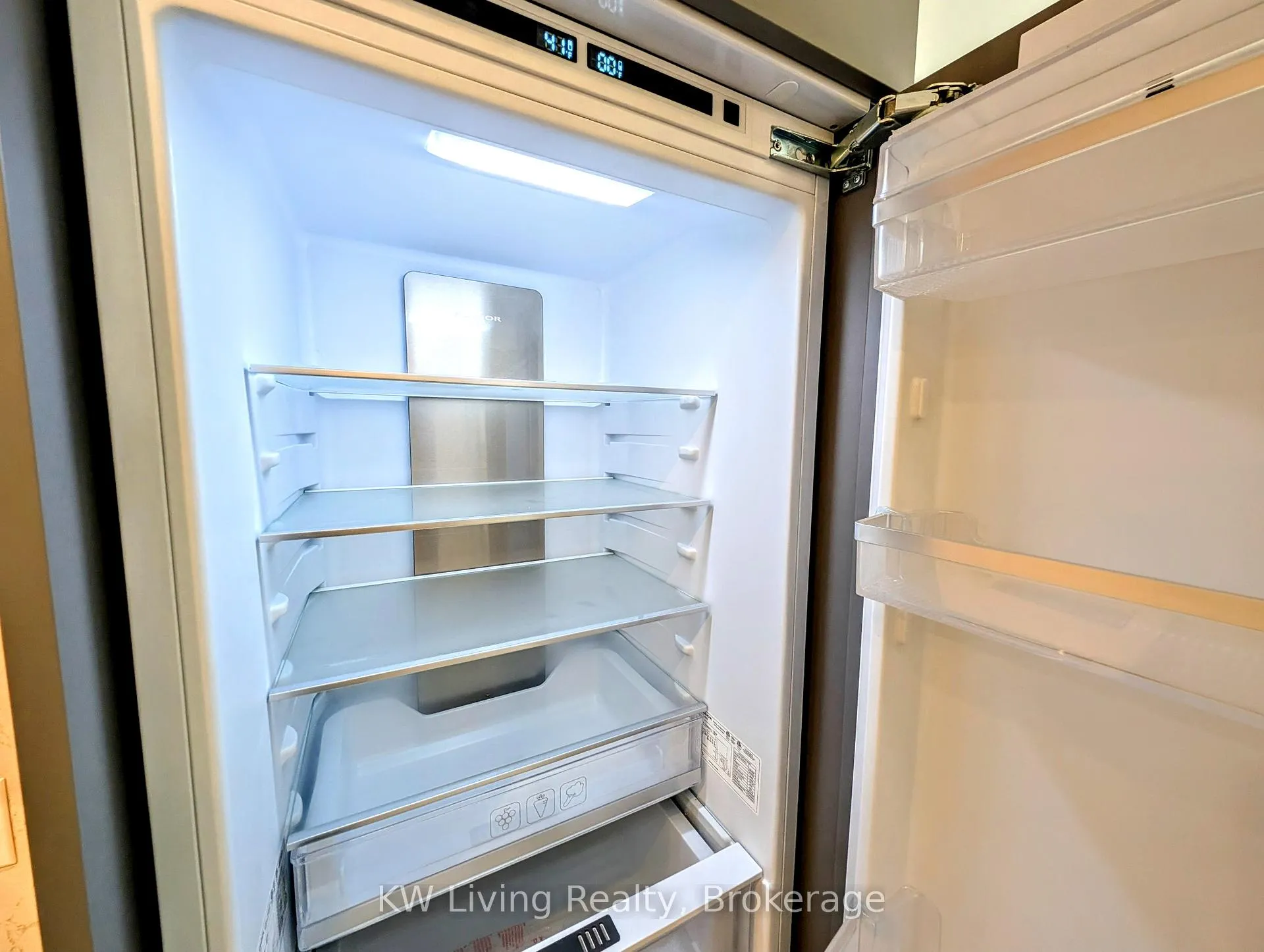 Photo 7 of Unit 519, 1050 Eastern Avenue, Toronto, The Beaches — HOMEH