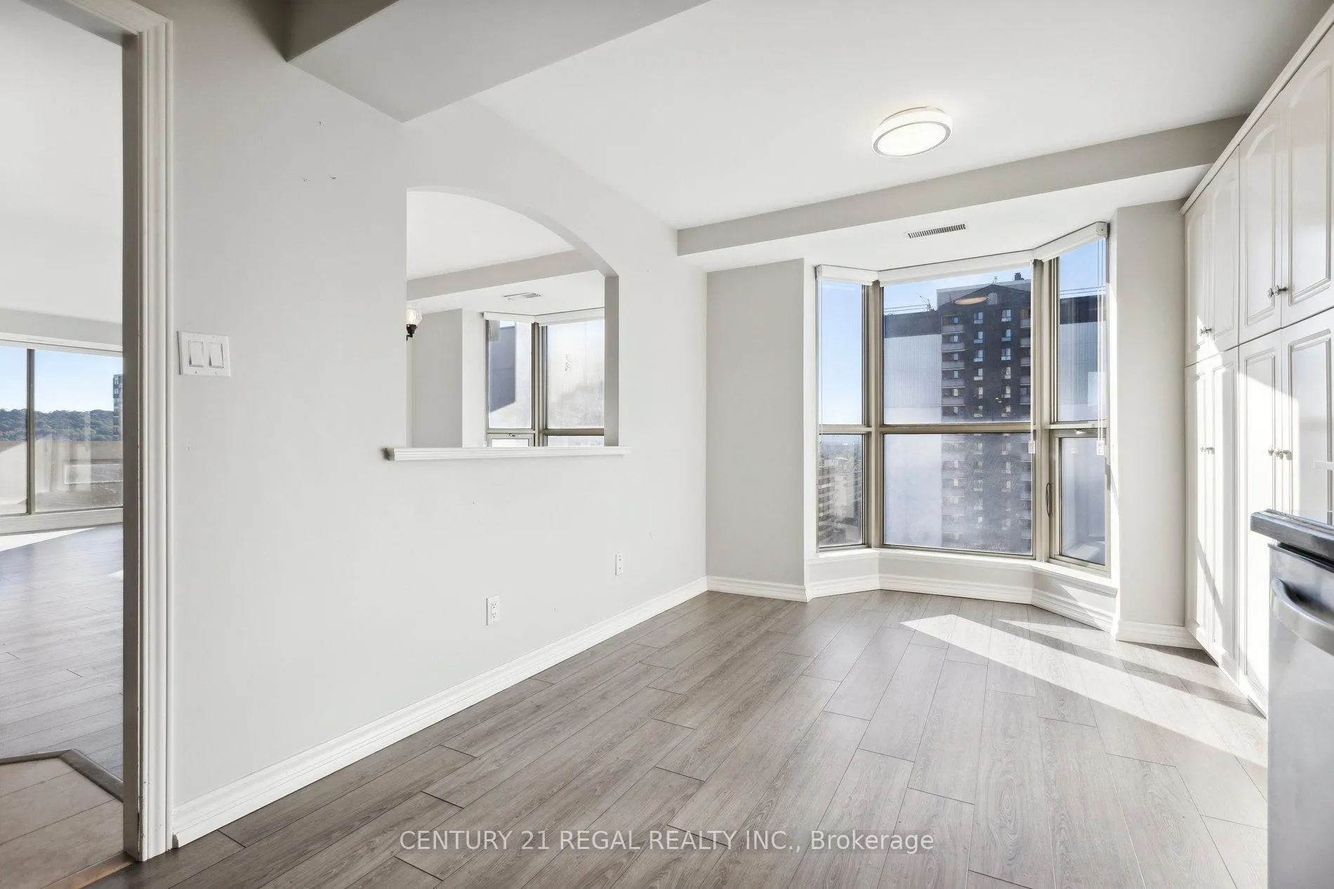 Photo 5 of Unit 1603, 67 Caroline Street, Hamilton, Durand — HOMEH